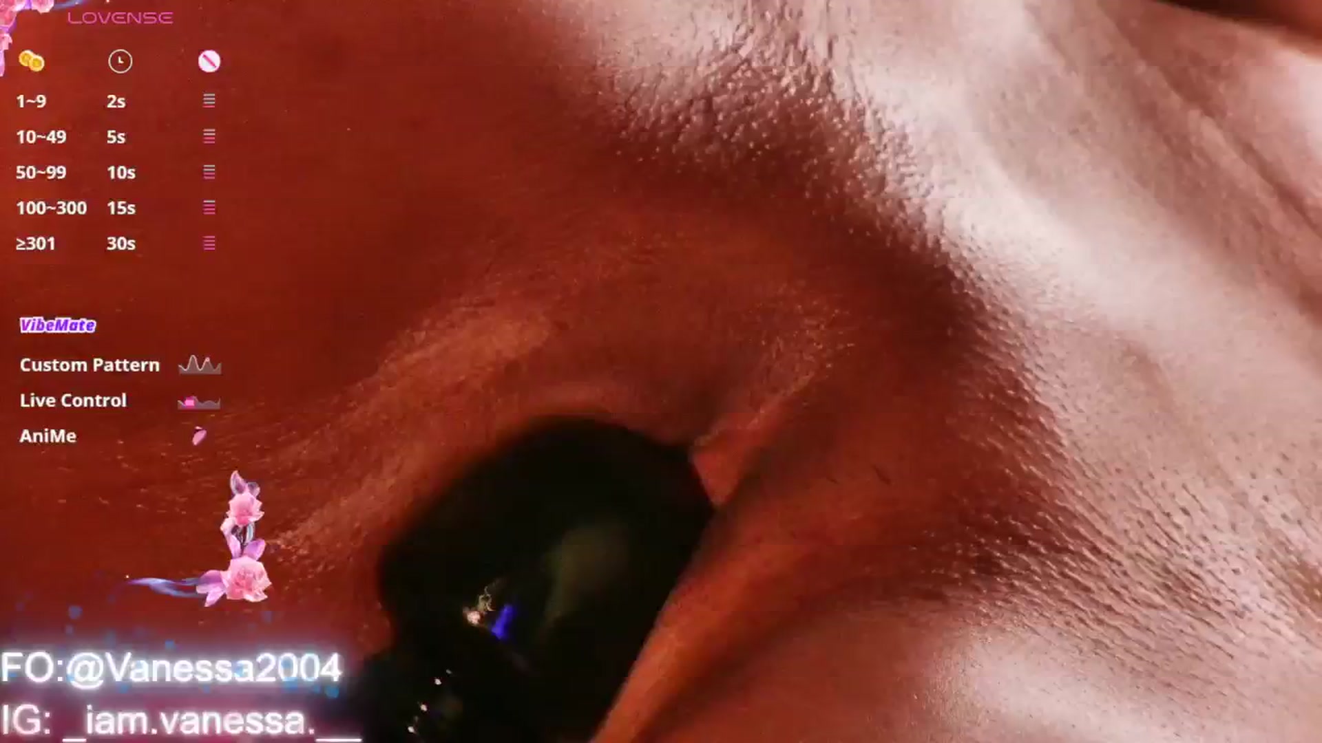 Gallery image thumbnail from Vanessa270's myfreecams stream on, 11/18/2024, 02:07 image 2 of 20