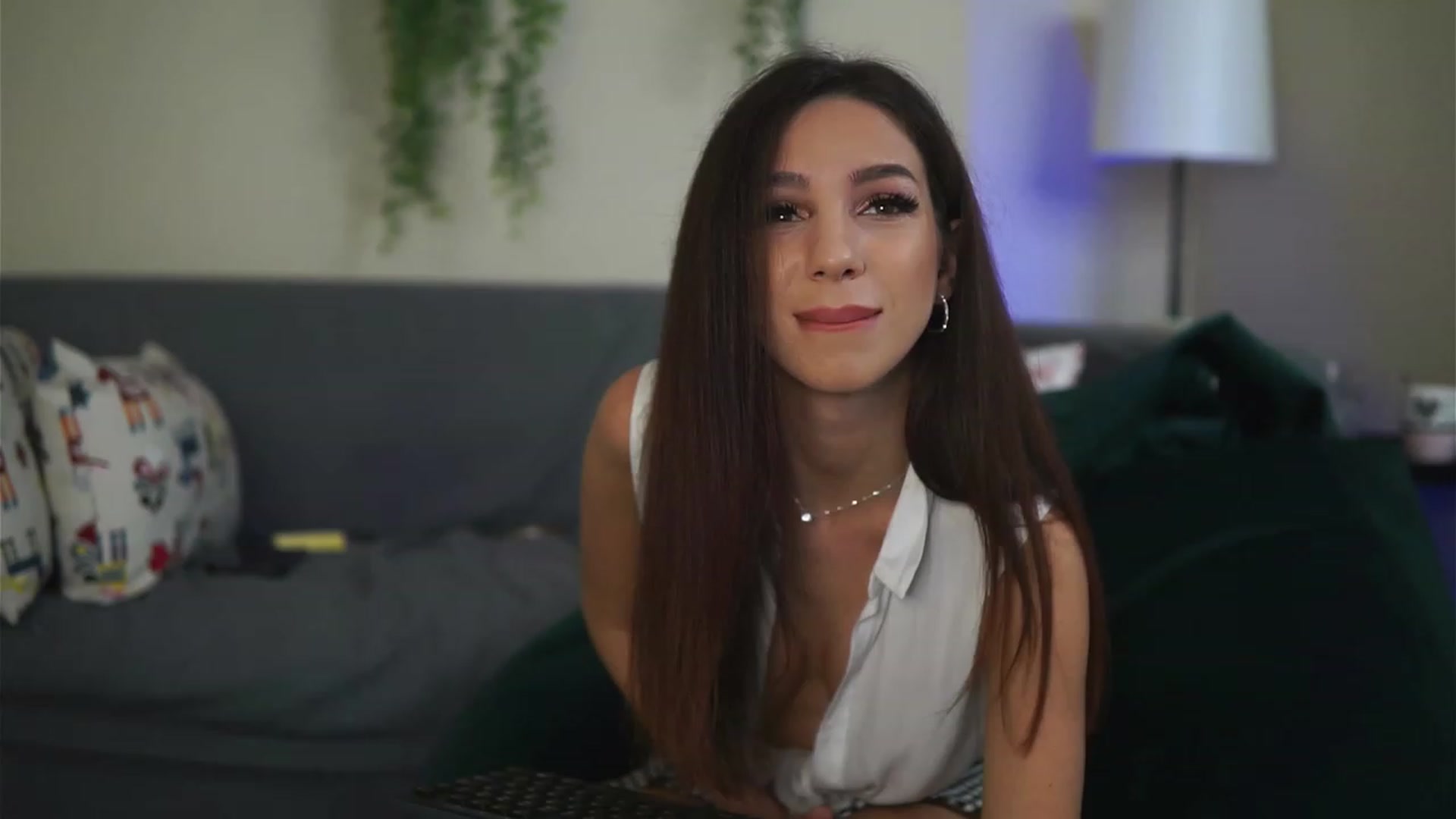 Gallery image thumbnail from VanessaAllen's myfreecams stream on, 12/03/2022, 16:13 image 15 of 20