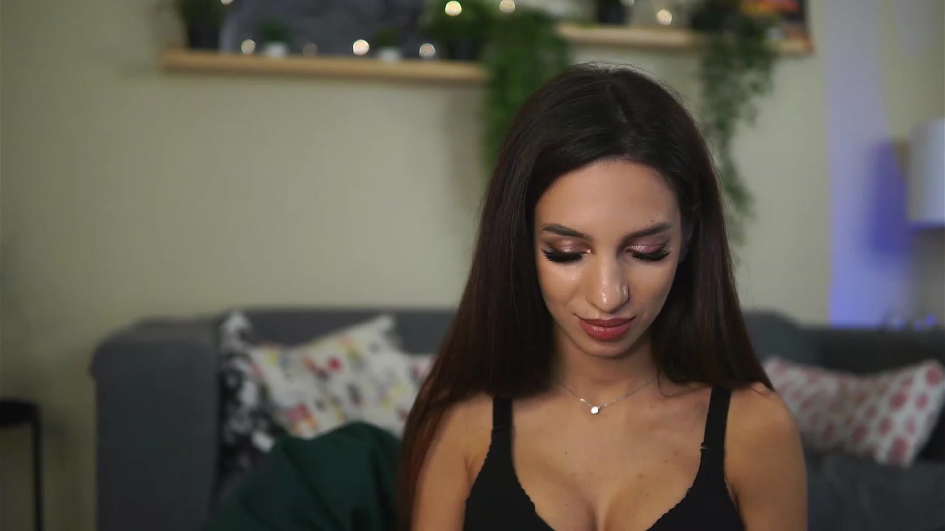 Gallery image thumbnail from VanessaAllen's myfreecams stream on, 12/03/2022, 21:35 image 16 of 20