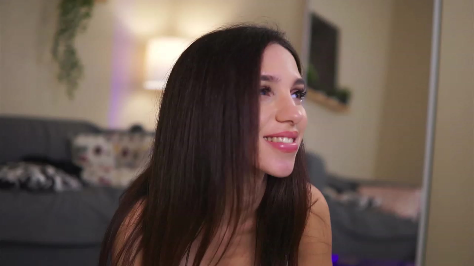 Gallery image thumbnail from VanessaAllen's myfreecams stream on, 12/21/2022, 22:23 image 18 of 20