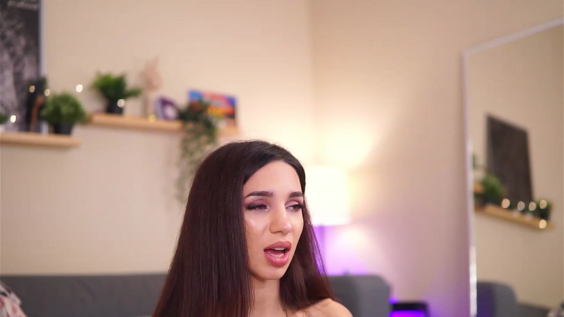 Gallery image thumbnail from VanessaAllen's myfreecams stream on, 12/30/2022, 18:15 image 5 of 20