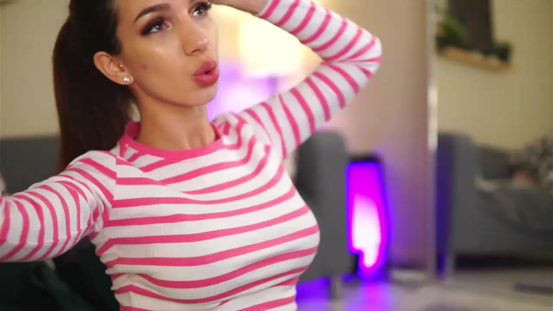 Gallery image thumbnail from VanessaAllen's myfreecams stream on, 01/19/2023, 20:30 image 18 of 20