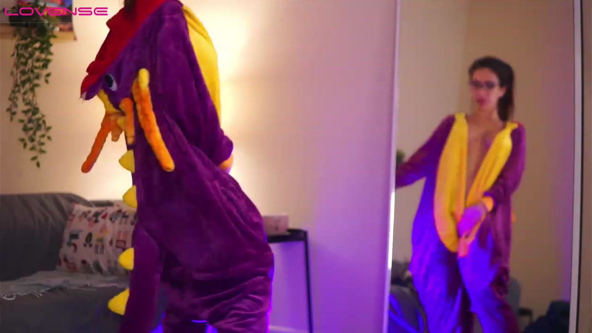 Gallery image thumbnail from VanessaAllen's myfreecams stream on, 02/02/2023, 21:51 image 11 of 20