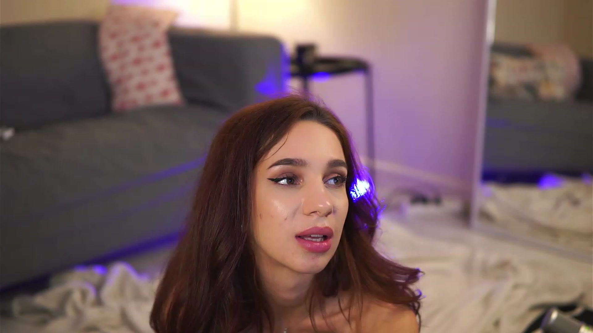 Gallery image thumbnail from VanessaAllen's myfreecams stream on, 04/02/2023, 18:20 image 14 of 20