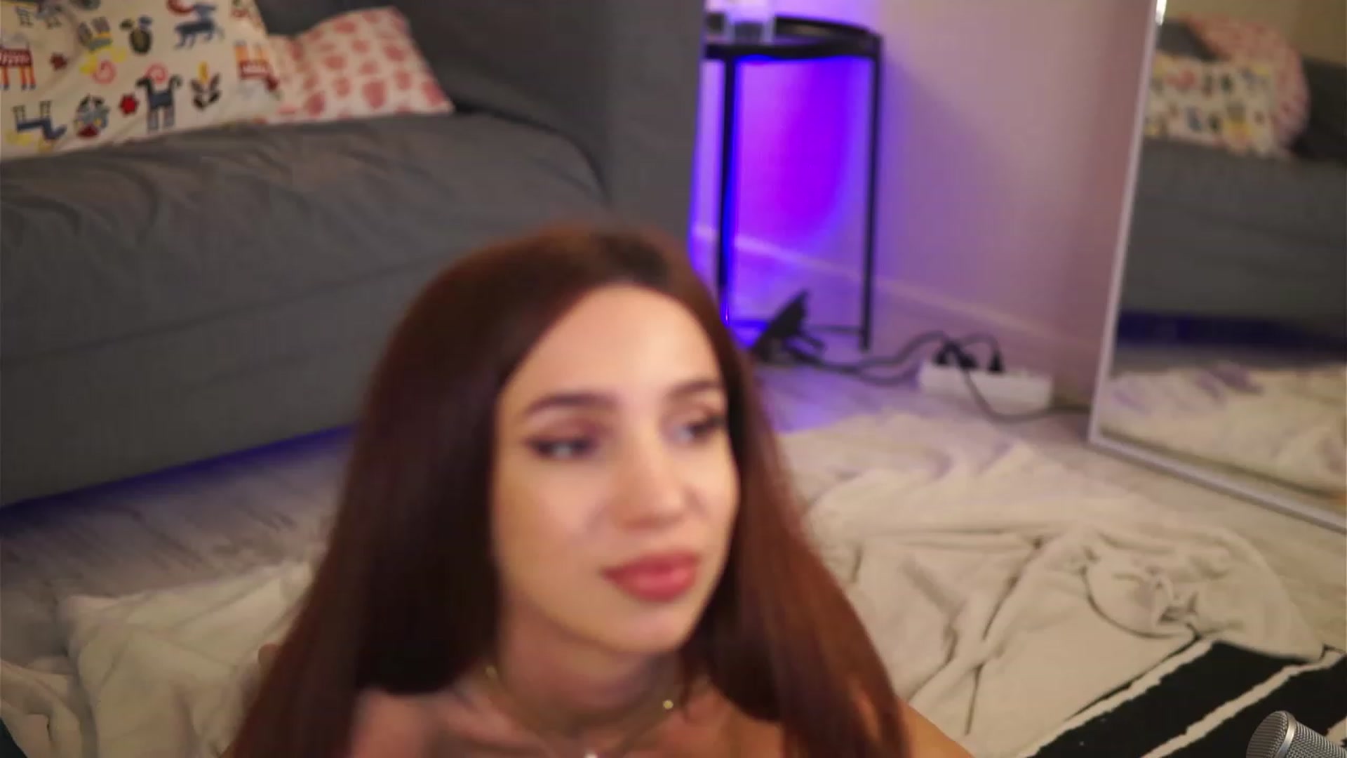 Gallery image thumbnail from VanessaAllen's myfreecams stream on, 04/09/2023, 15:06 image 11 of 20
