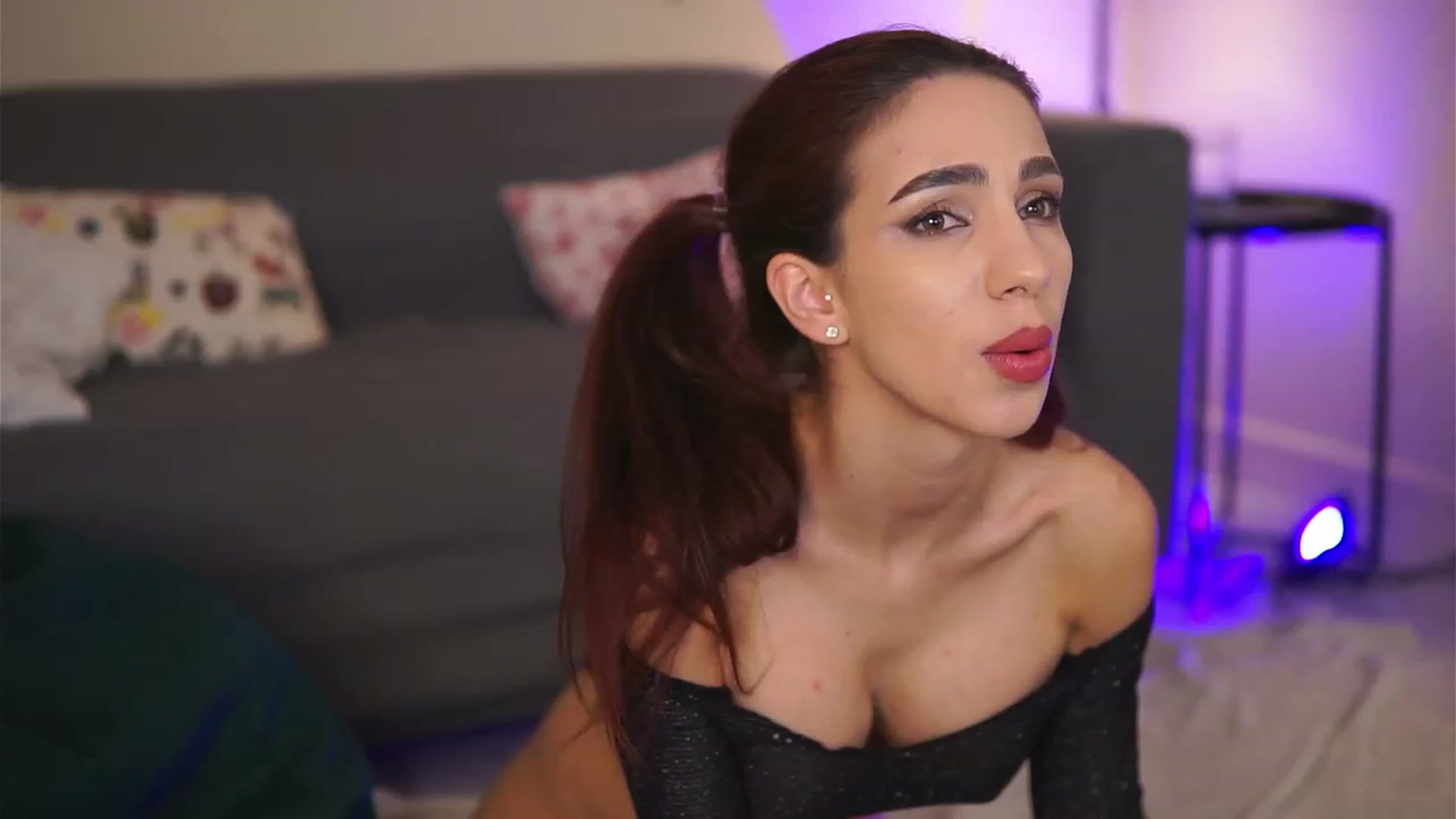 Gallery image thumbnail from VanessaAllen's myfreecams stream on, 04/21/2023, 14:49 image 2 of 20