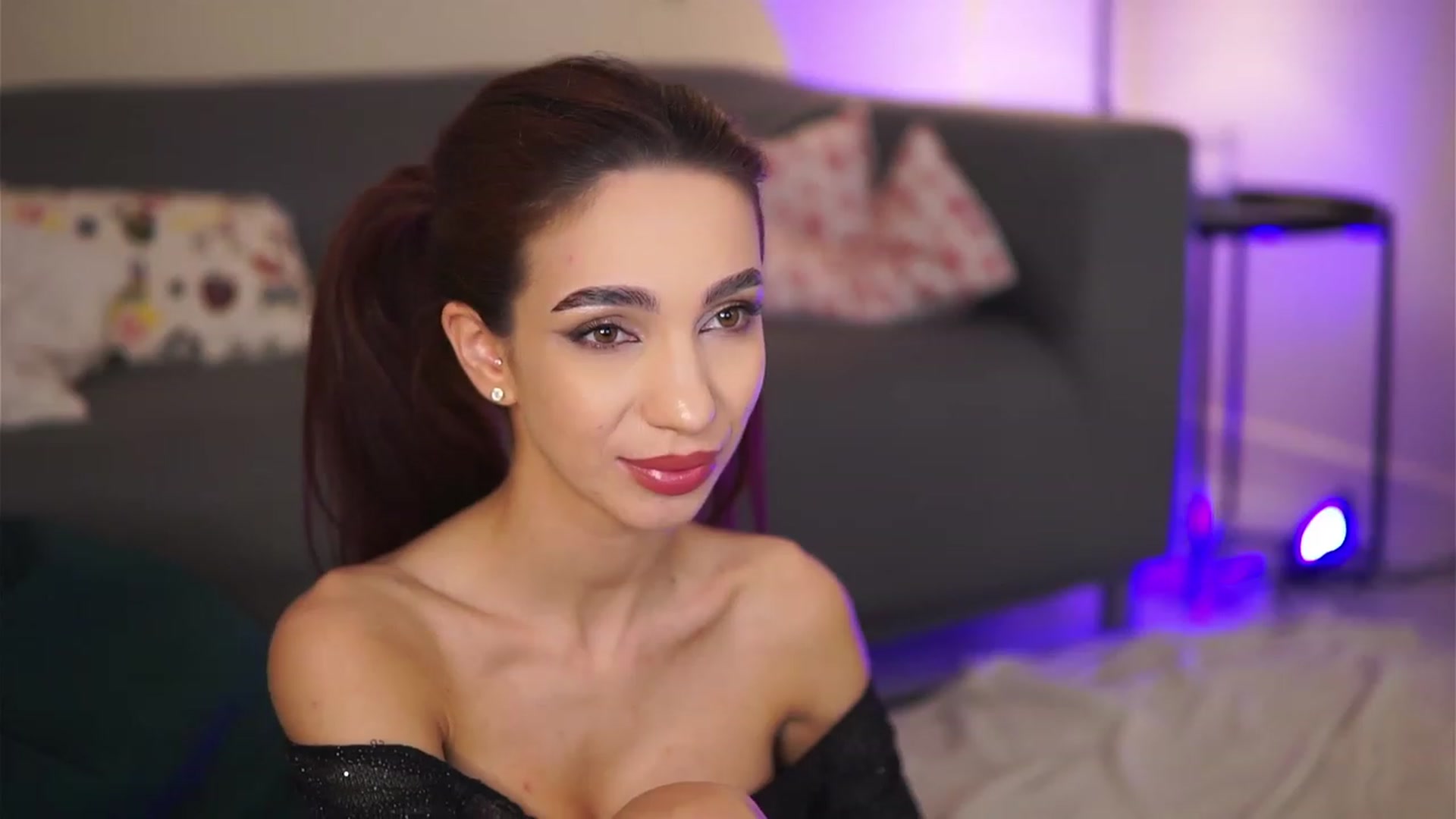 Gallery image thumbnail from VanessaAllen's myfreecams stream on, 04/21/2023, 14:49 image 3 of 20