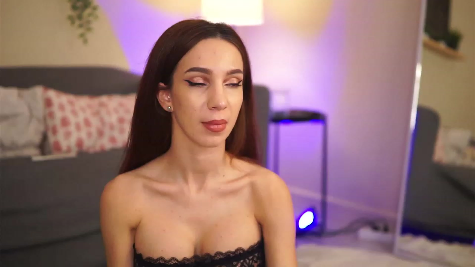 Gallery image thumbnail from VanessaAllen's myfreecams stream on, 04/24/2023, 17:52 image 3 of 20