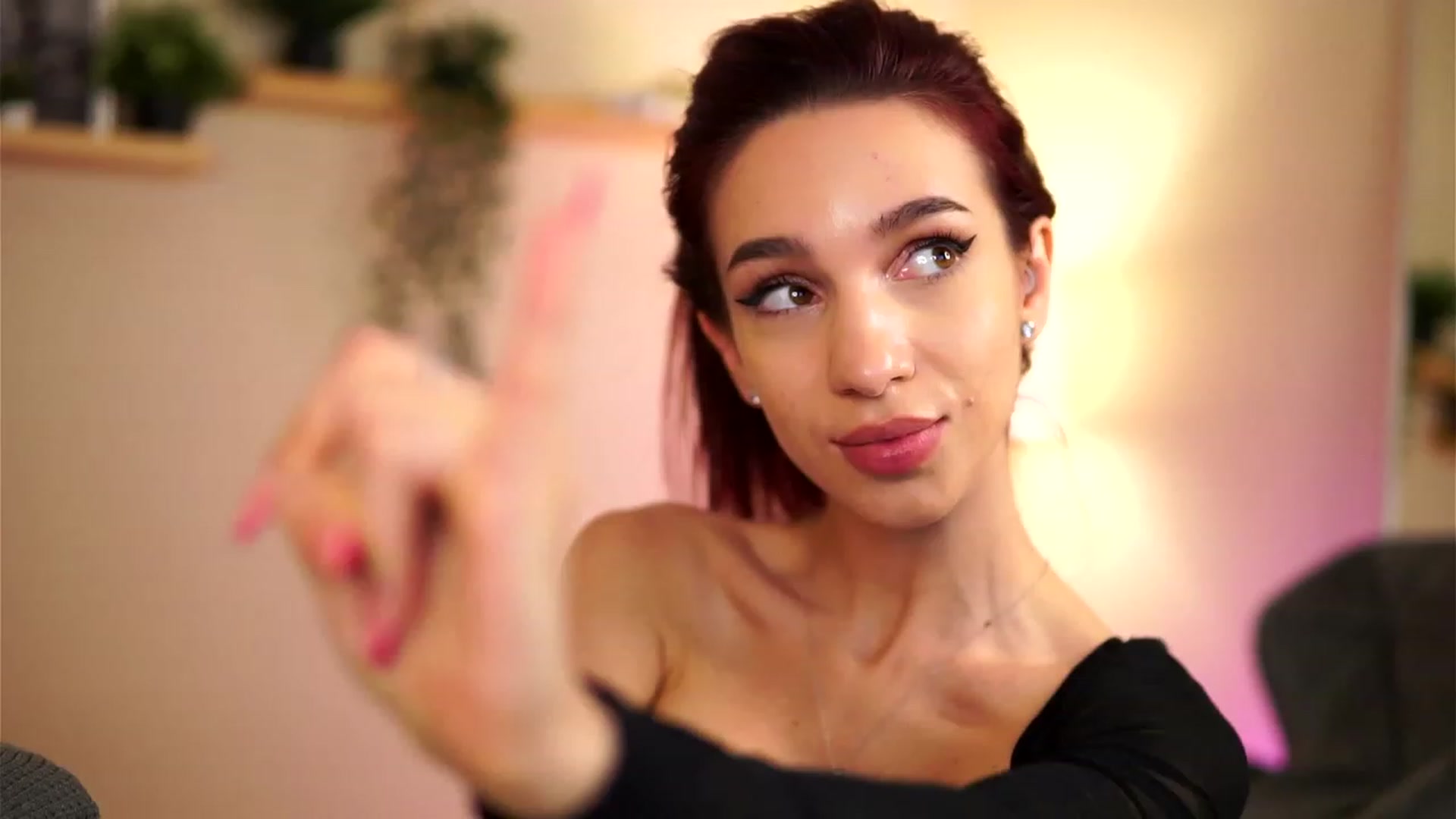 Gallery image thumbnail from VanessaAllen's myfreecams stream on, 06/04/2023, 19:58 image 15 of 20