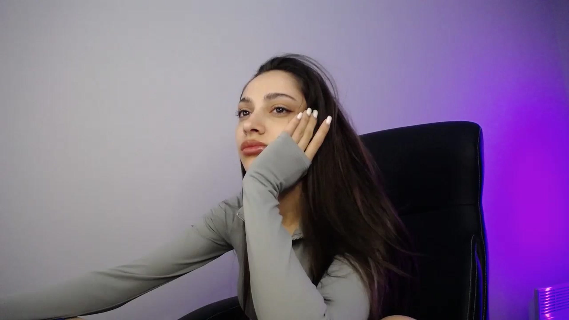 Gallery image thumbnail from VanessaCage's myfreecams stream on, 01/05/2025, 13:10 image 19 of 20