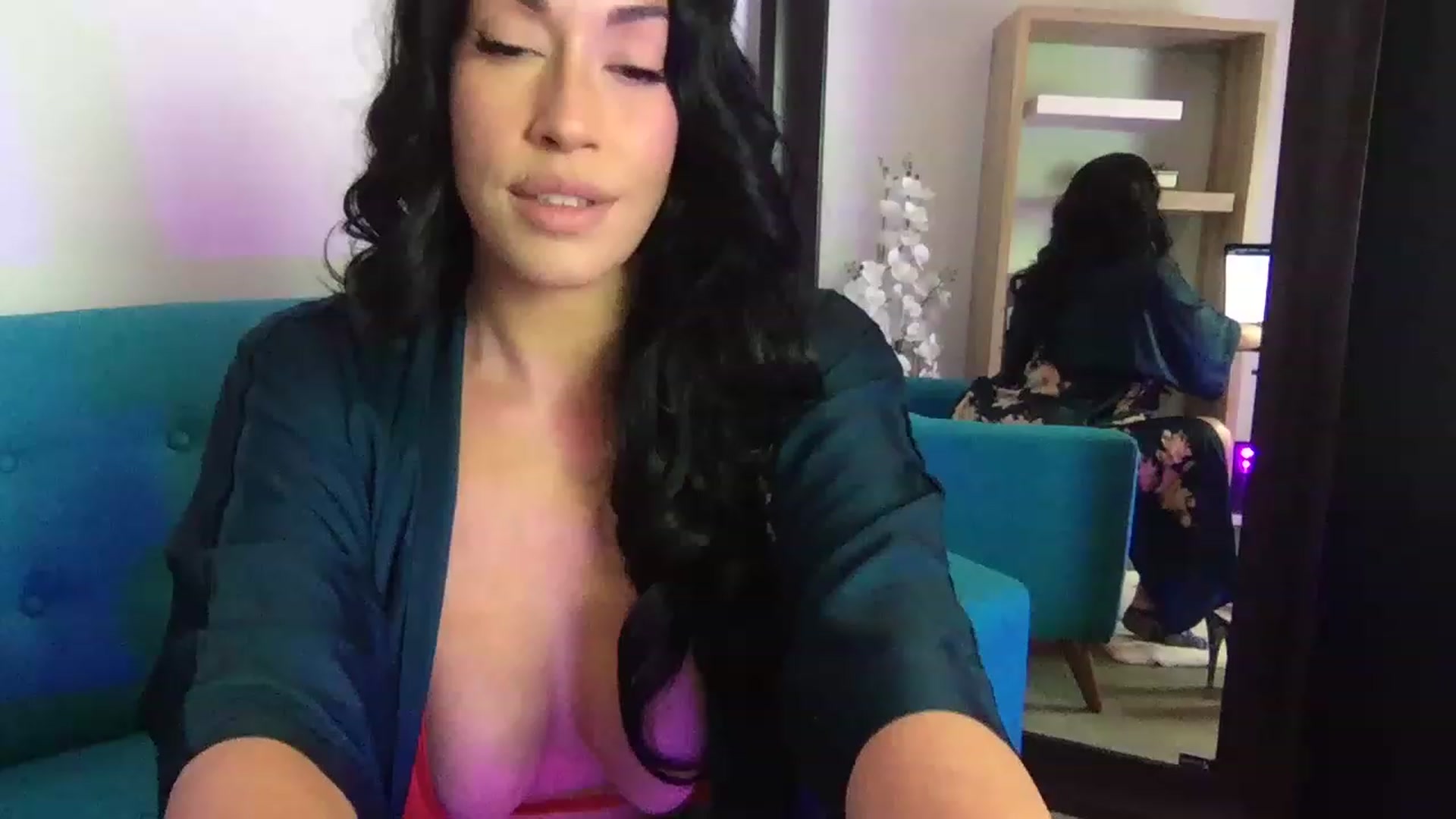 Gallery image thumbnail from VanessaJames's myfreecams stream on, 03/21/2023, 08:59 image 15 of 20