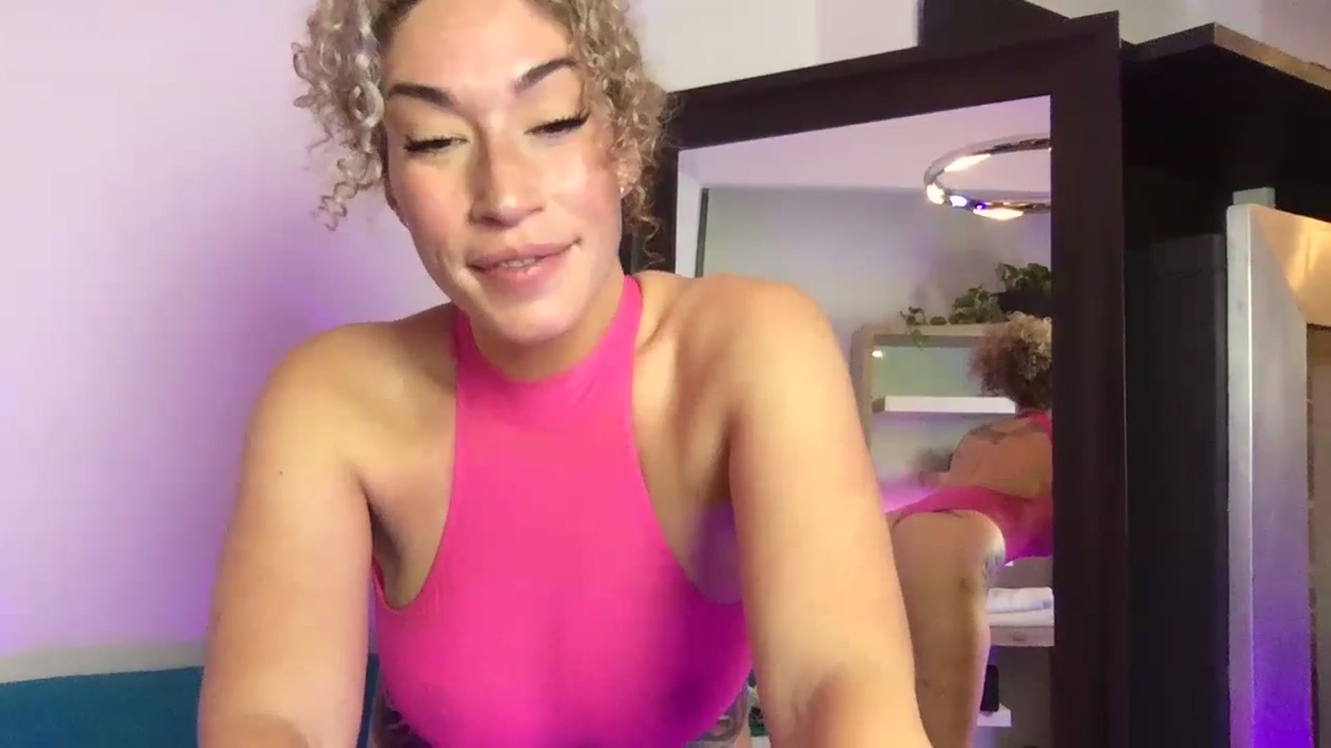 Gallery image thumbnail from VanessaJames's myfreecams stream on, 06/13/2023, 04:56 image 8 of 20