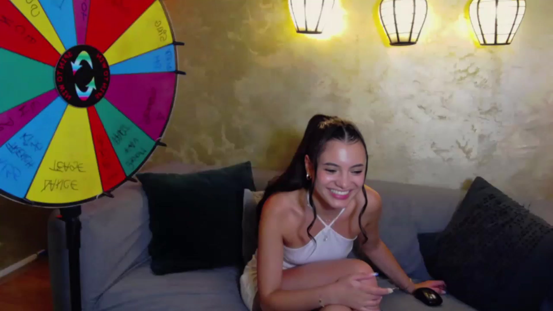 Gallery image thumbnail from VanessaPam's myfreecams stream on, 08/17/2023, 14:08 image 10 of 20