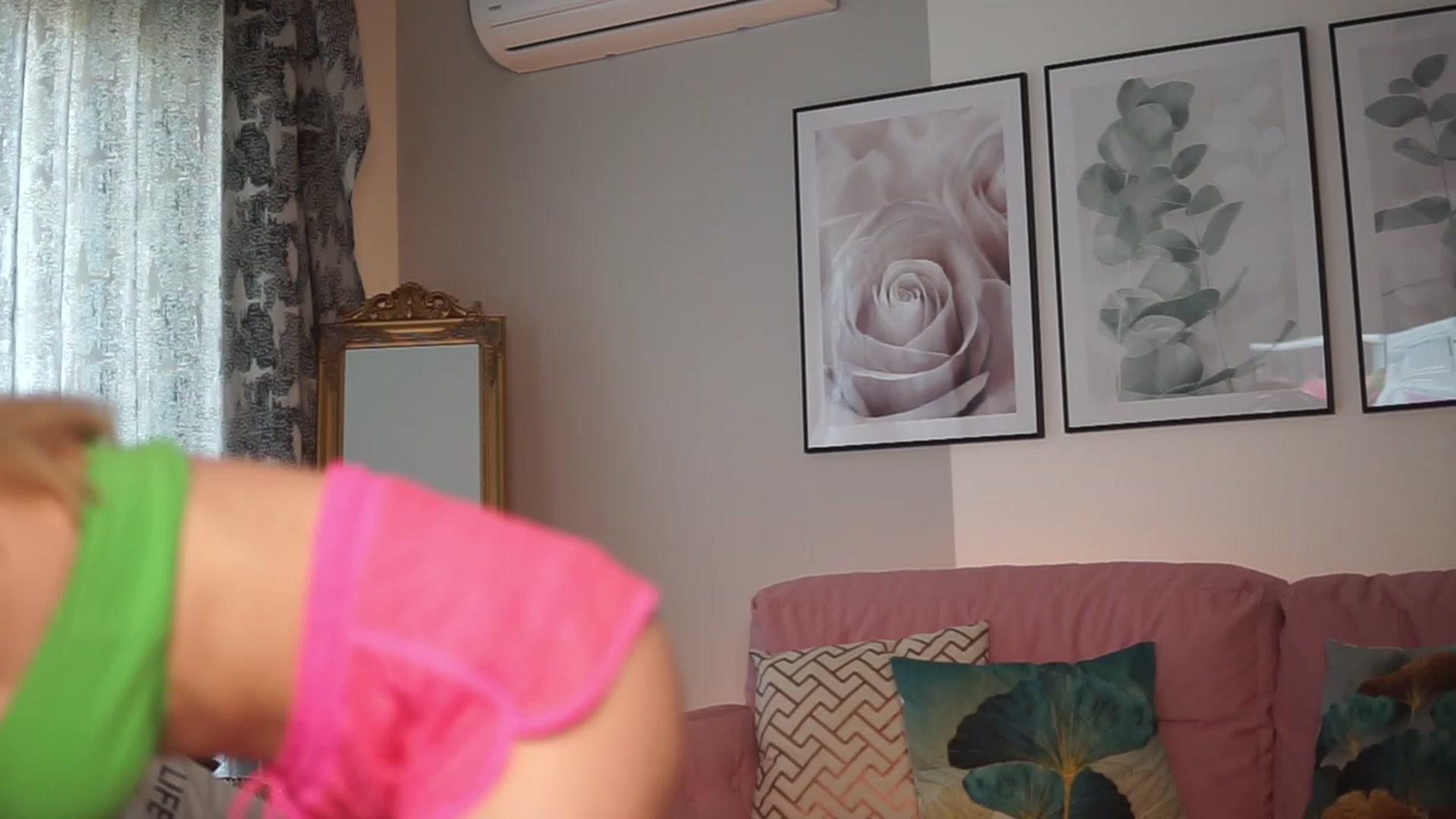 Gallery image thumbnail from VanessaVille's myfreecams stream on, 03/12/2023, 11:22 image 15 of 20