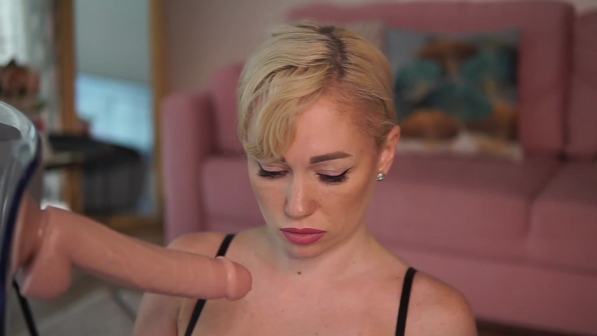 Gallery image thumbnail from VanessaVille's myfreecams stream on, 05/15/2023, 10:21 image 6 of 20