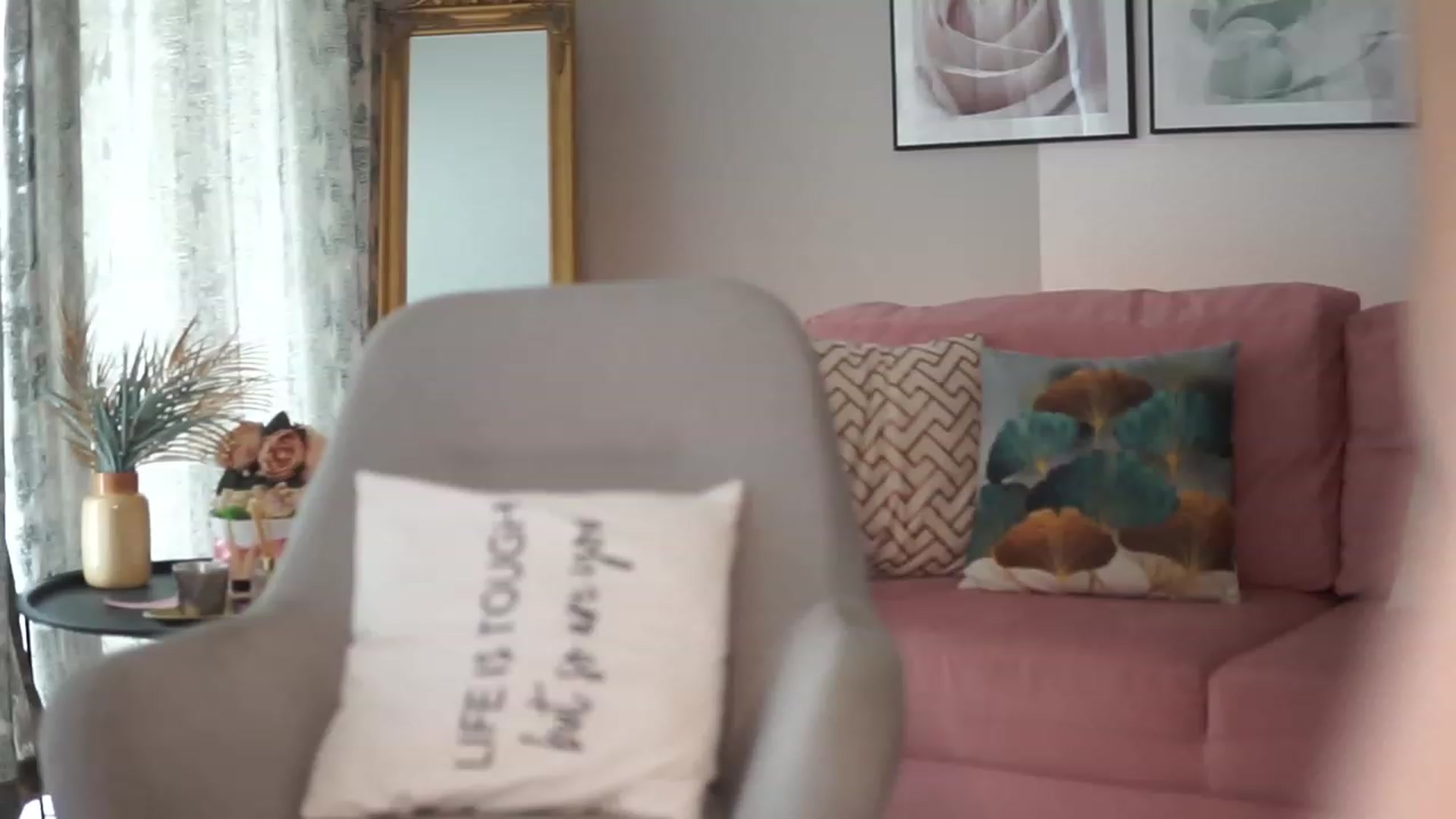 Gallery image thumbnail from VanessaVille's myfreecams stream on, 05/15/2023, 10:52 image 18 of 20