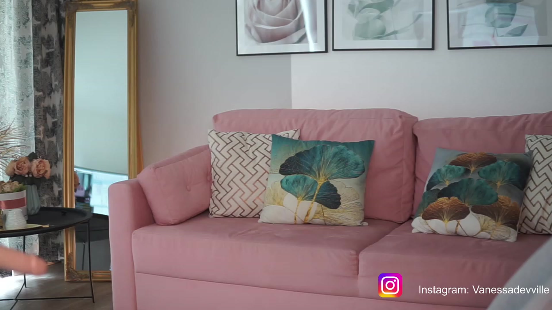 Gallery image thumbnail from VanessaVille's myfreecams stream on, 05/18/2023, 09:30 image 19 of 20