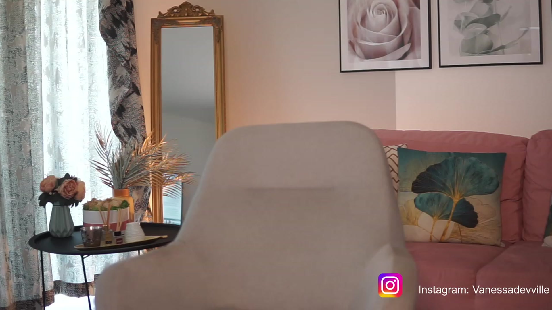 Gallery image thumbnail from VanessaVille's myfreecams stream on, 05/25/2023, 11:18 image 10 of 20