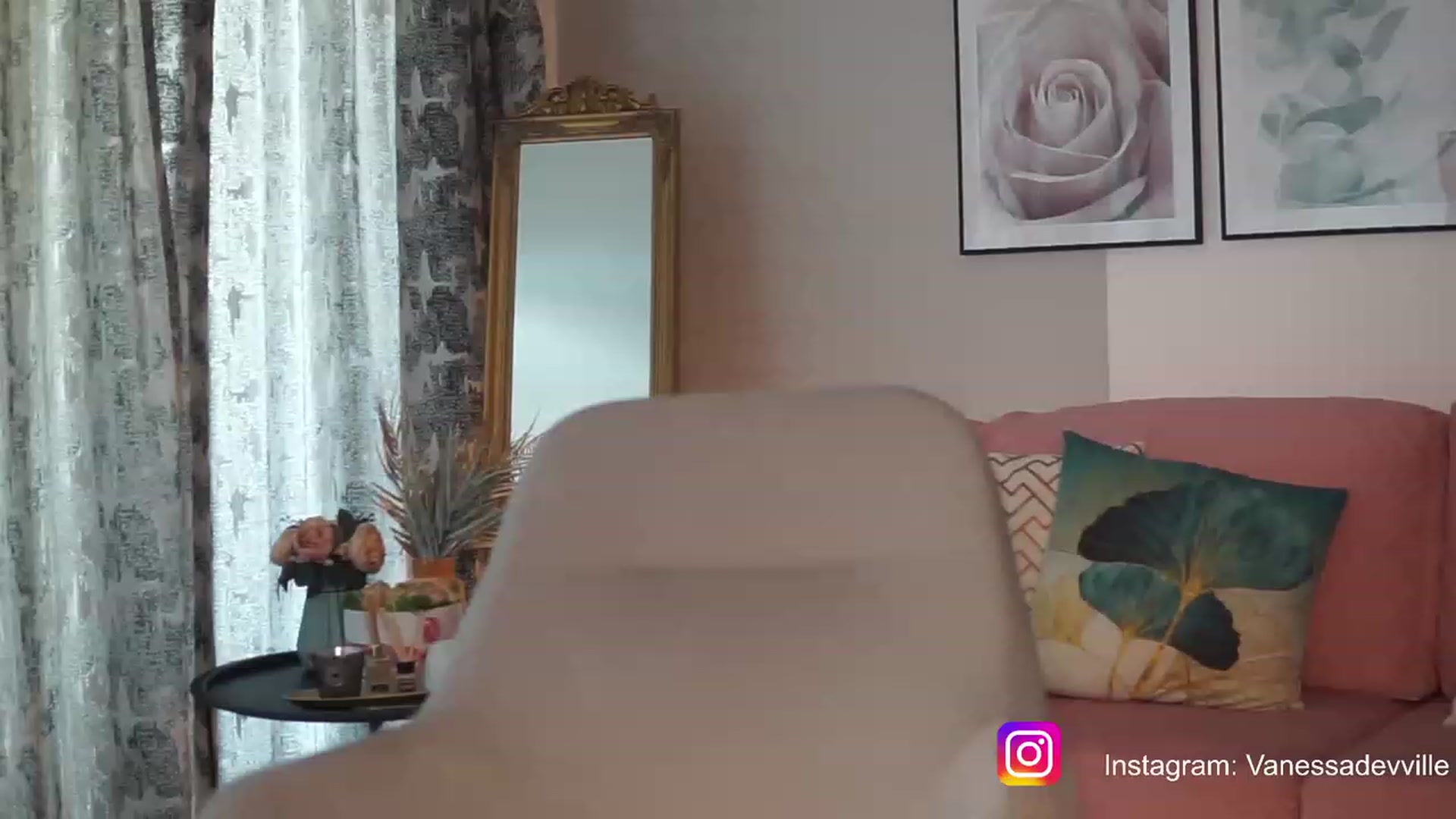 Gallery image thumbnail from VanessaVille's myfreecams stream on, 05/30/2023, 11:44 image 4 of 20