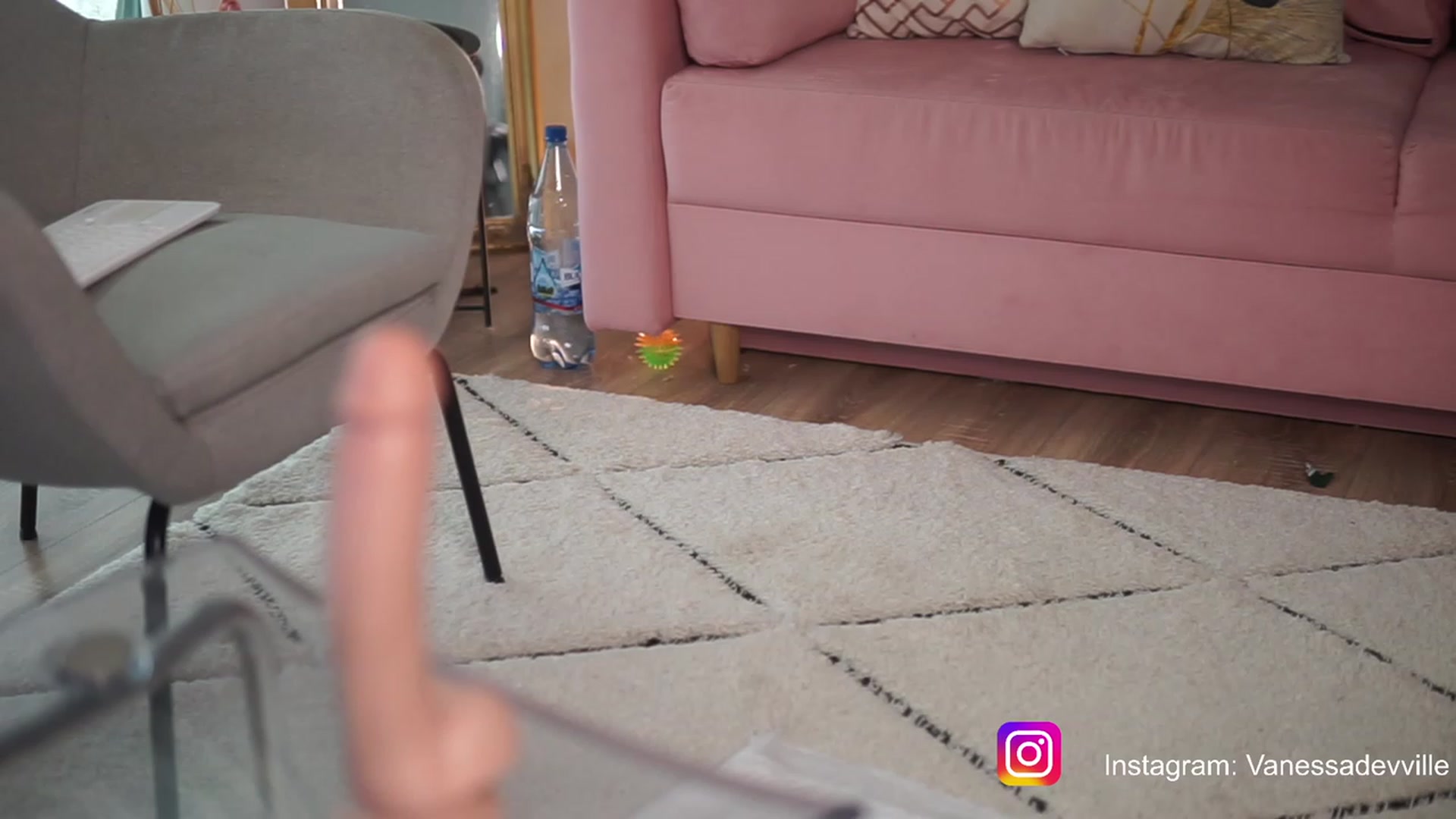 Gallery image thumbnail from VanessaVille's myfreecams stream on, 06/04/2023, 11:37 image 2 of 20