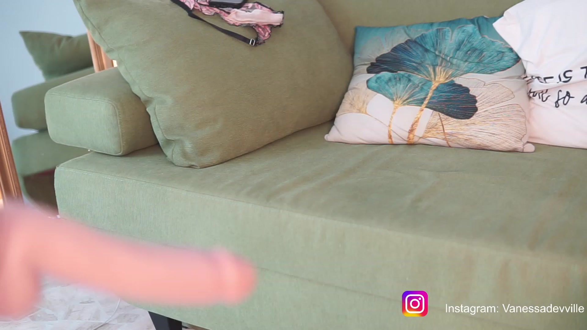 Gallery image thumbnail from VanessaVille's myfreecams stream on, 06/22/2023, 10:47 image 18 of 20