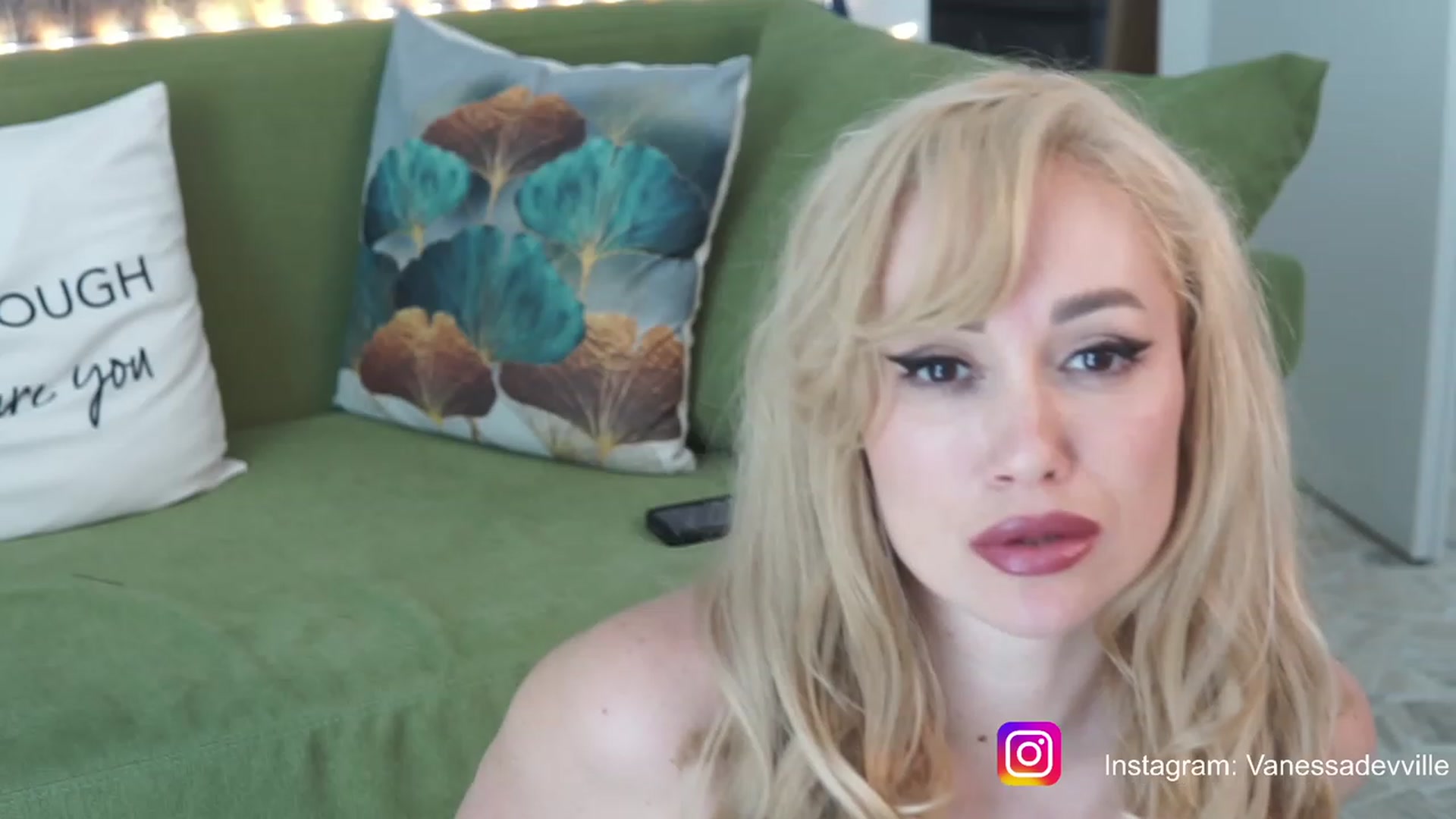 Gallery image thumbnail from VanessaVille's myfreecams stream on, 06/28/2023, 14:16 image 14 of 20