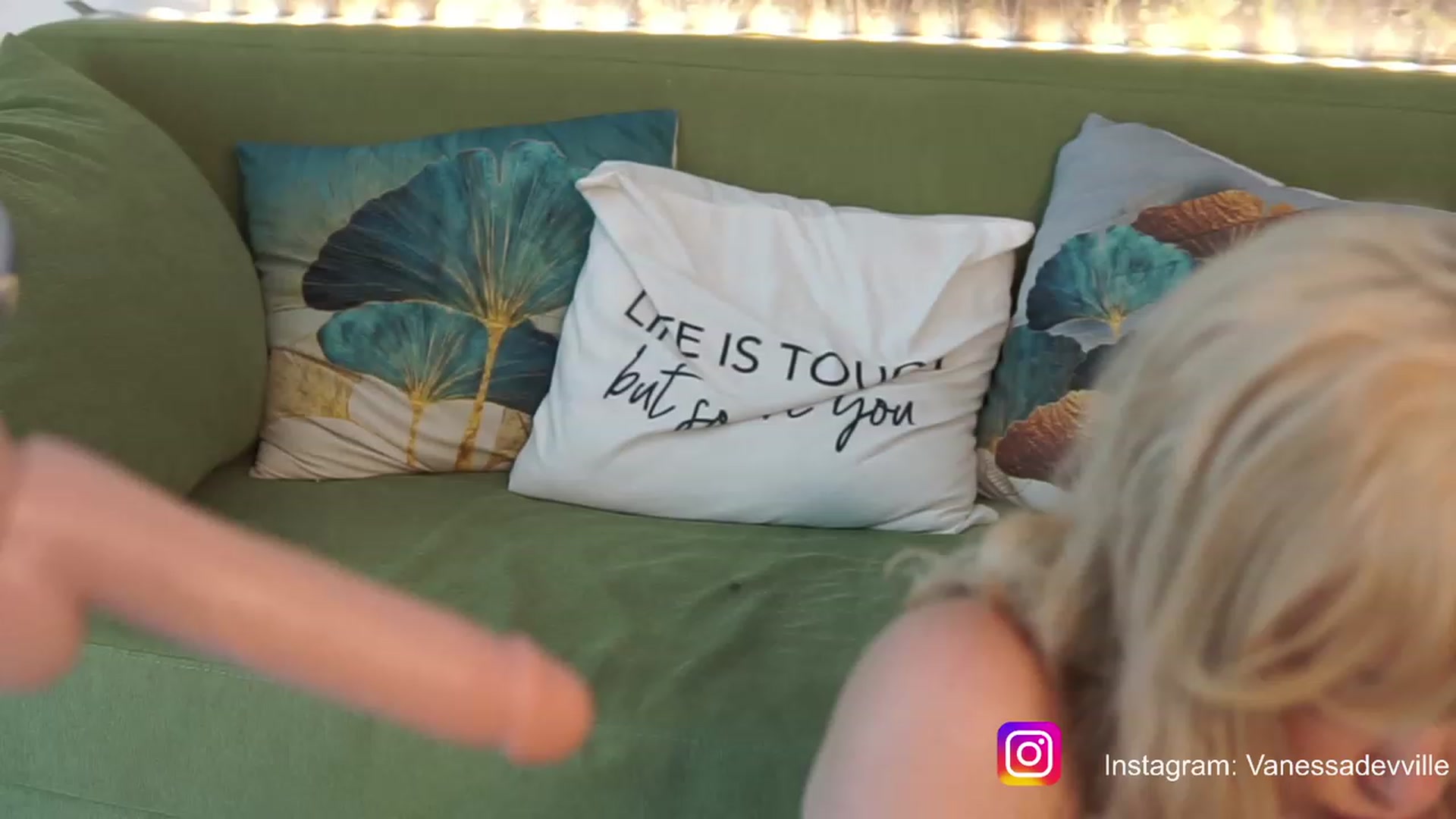 Gallery image thumbnail from VanessaVille's myfreecams stream on, 07/10/2023, 11:42 image 14 of 20