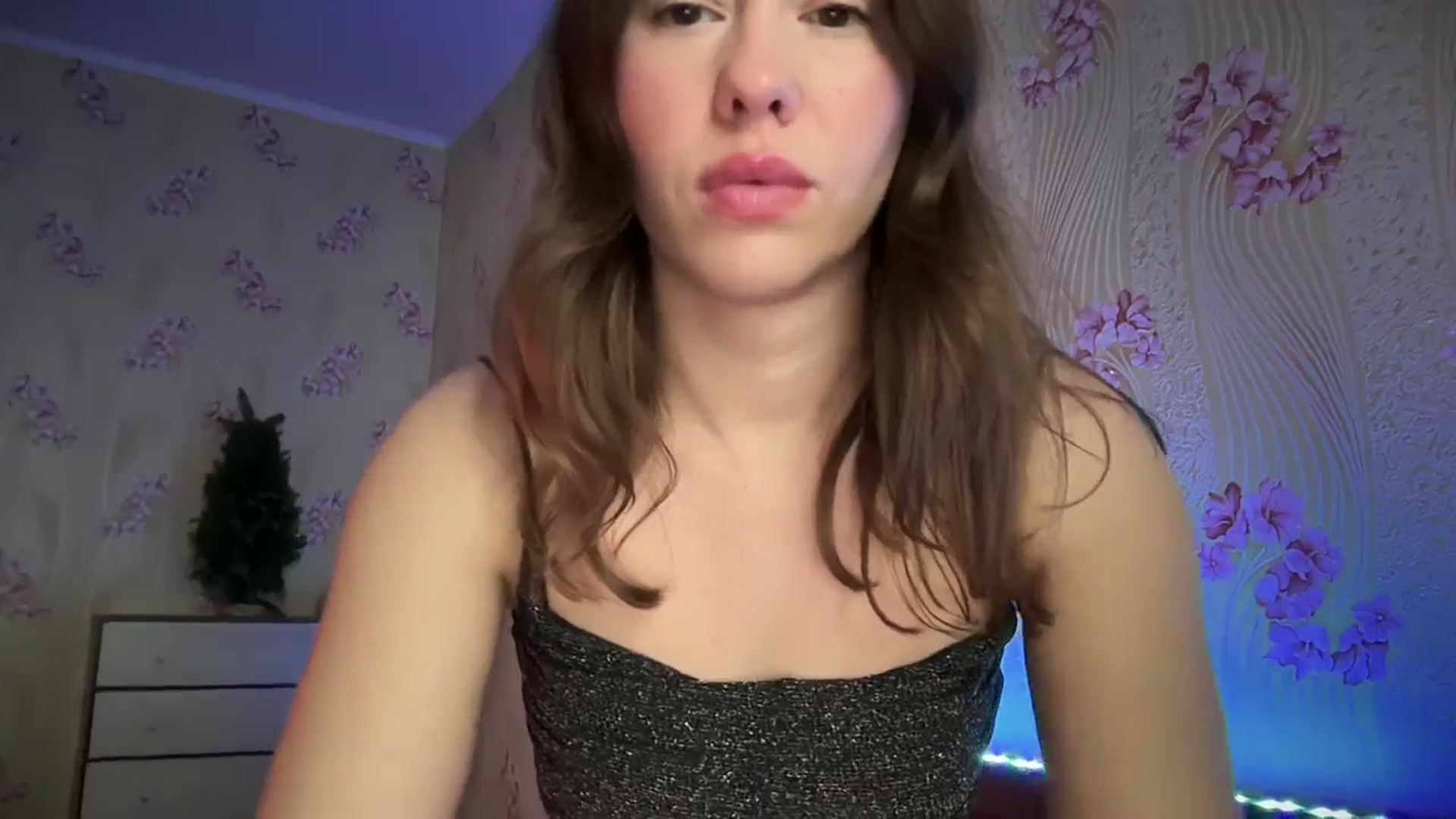 Gallery image thumbnail from VanessaWinn's myfreecams stream on, 12/25/2024, 13:05 image 5 of 20
