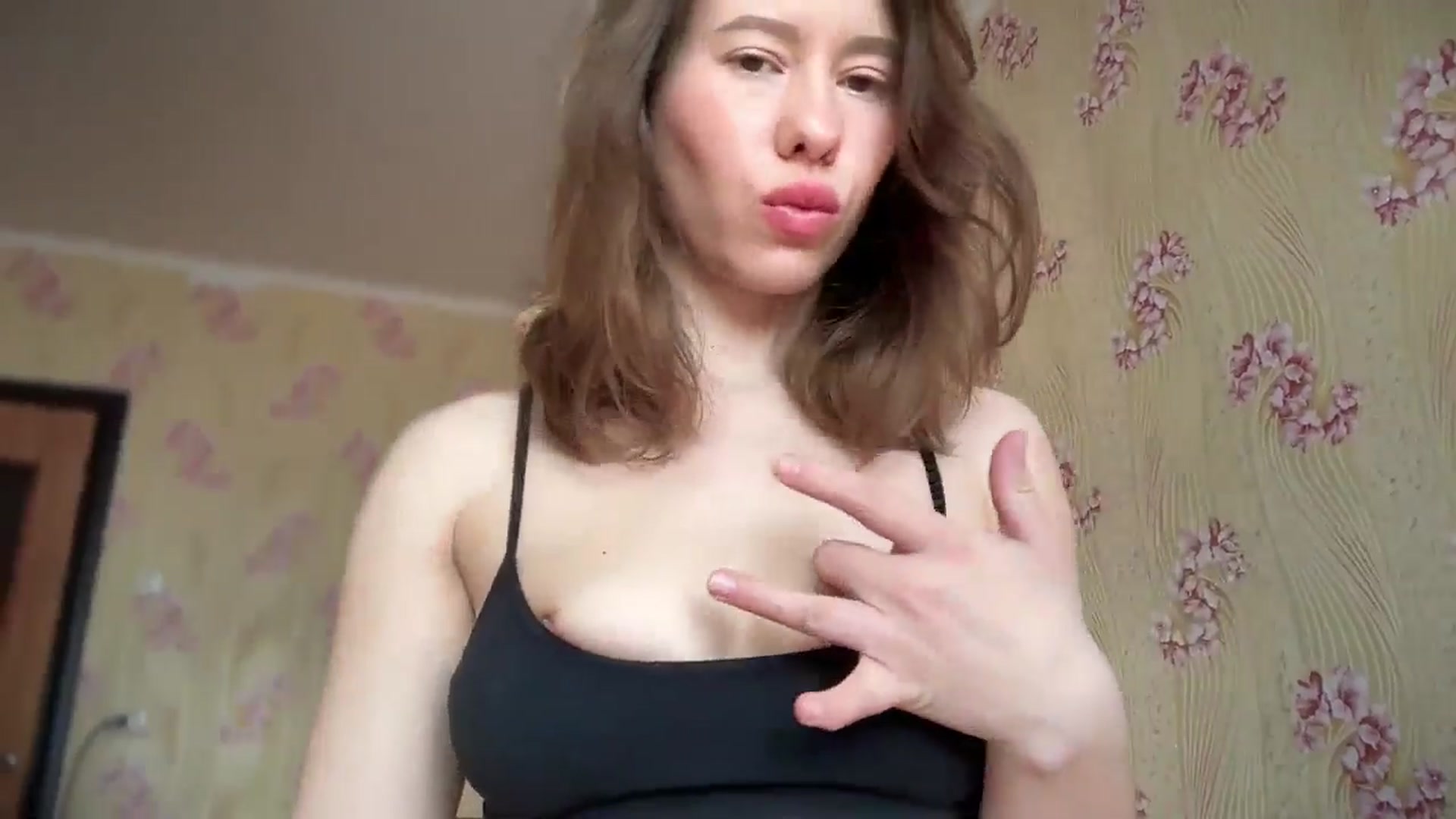 Gallery image thumbnail from VanessaWinn's myfreecams stream on, 04/04/2025, 09:00 image 14 of 20