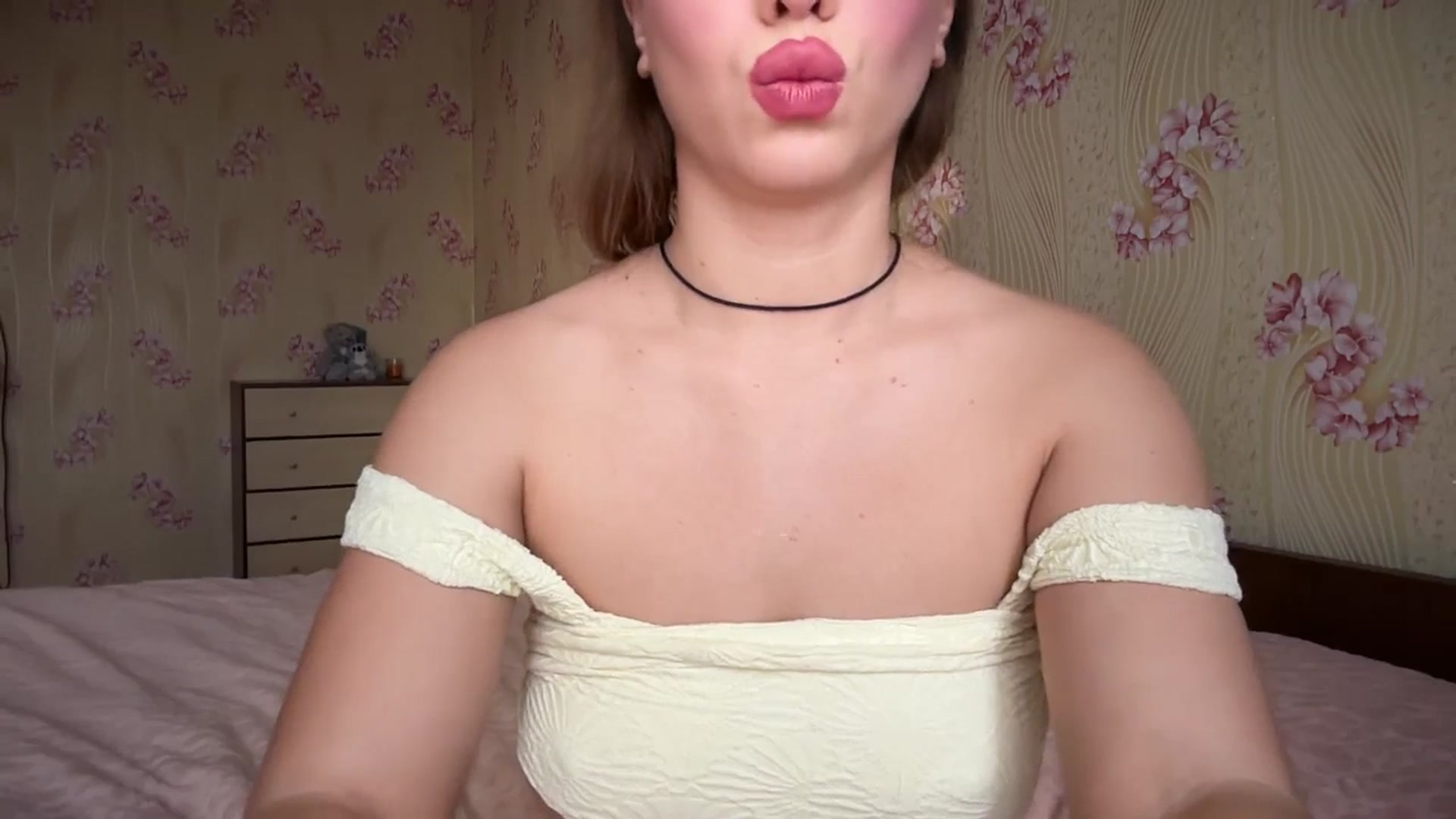 Gallery image thumbnail from VanessaWinn's myfreecams stream on, 10/15/2025, 15:22 image 5 of 20