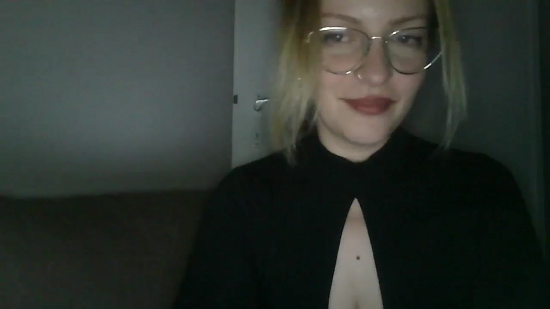 Gallery image thumbnail from Vanessa_'s myfreecams stream on, 11/28/2023, 23:59 image 9 of 20