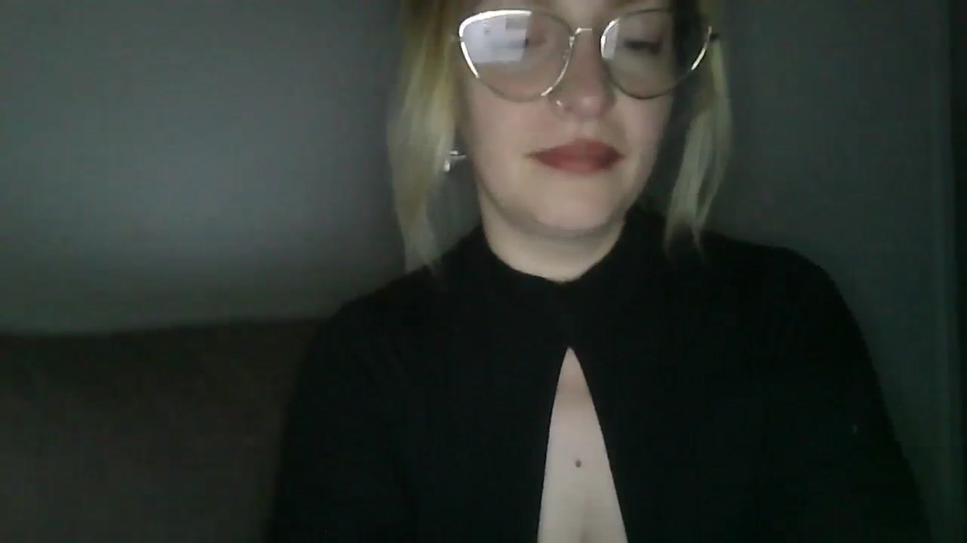 Gallery image thumbnail from Vanessa_'s myfreecams stream on, 11/28/2023, 23:59 image 14 of 20