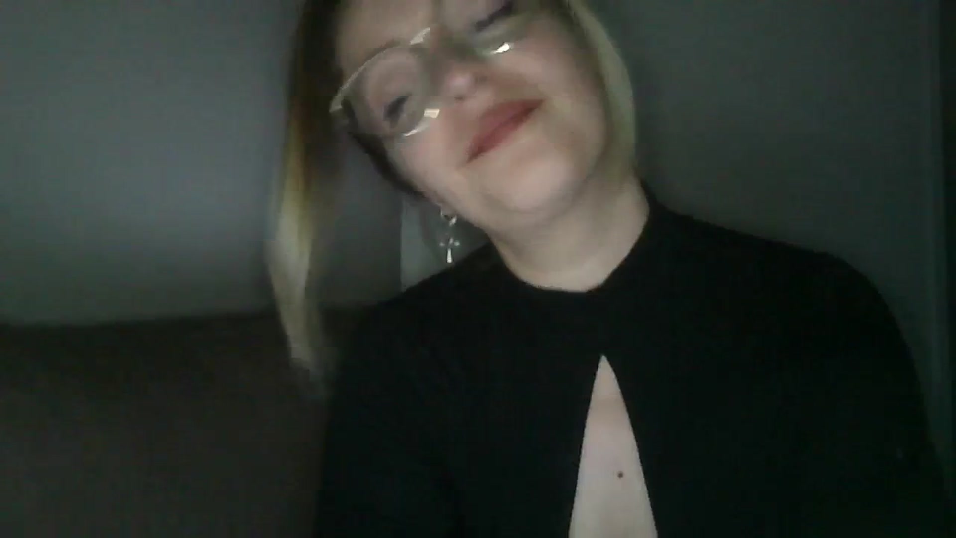 Gallery image thumbnail from Vanessa_'s myfreecams stream on, 11/28/2023, 23:59 image 16 of 20