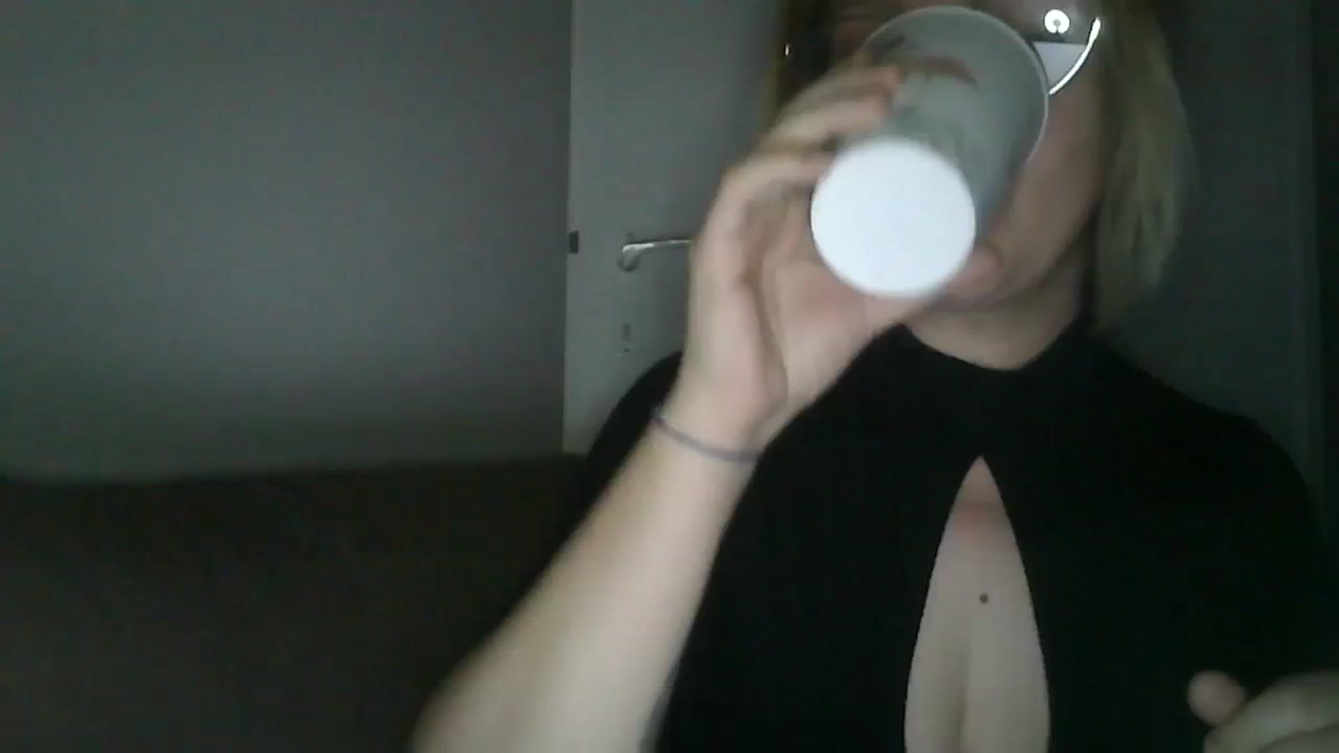 Gallery image thumbnail from Vanessa_'s myfreecams stream on, 11/28/2023, 23:59 image 13 of 20