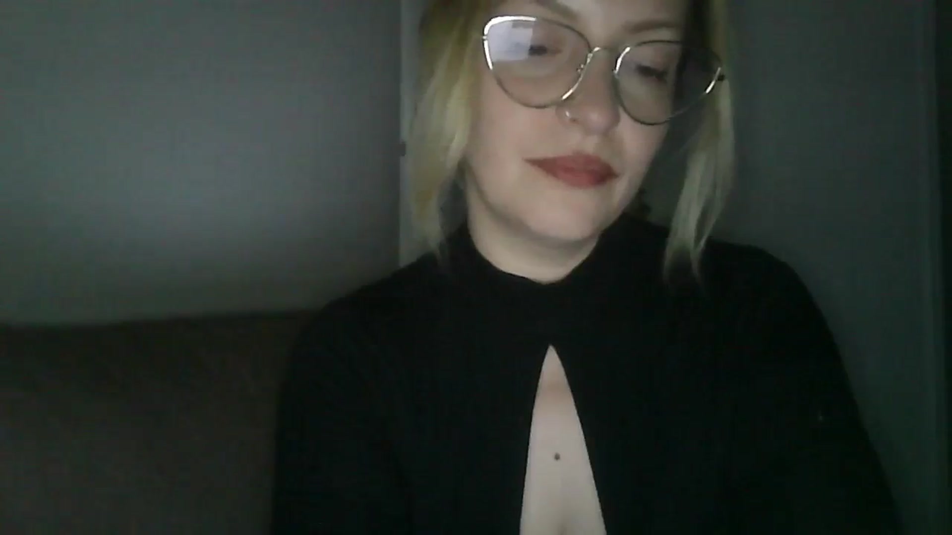 Gallery image thumbnail from Vanessa_'s myfreecams stream on, 11/28/2023, 23:59 image 15 of 20