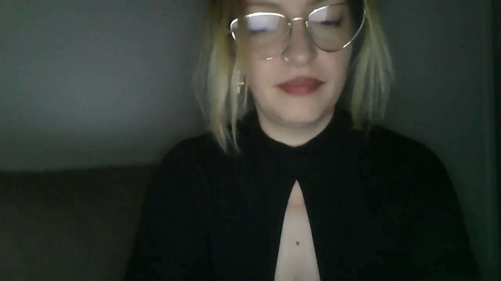Gallery image thumbnail from Vanessa_'s myfreecams stream on, 11/28/2023, 23:59 image 3 of 20