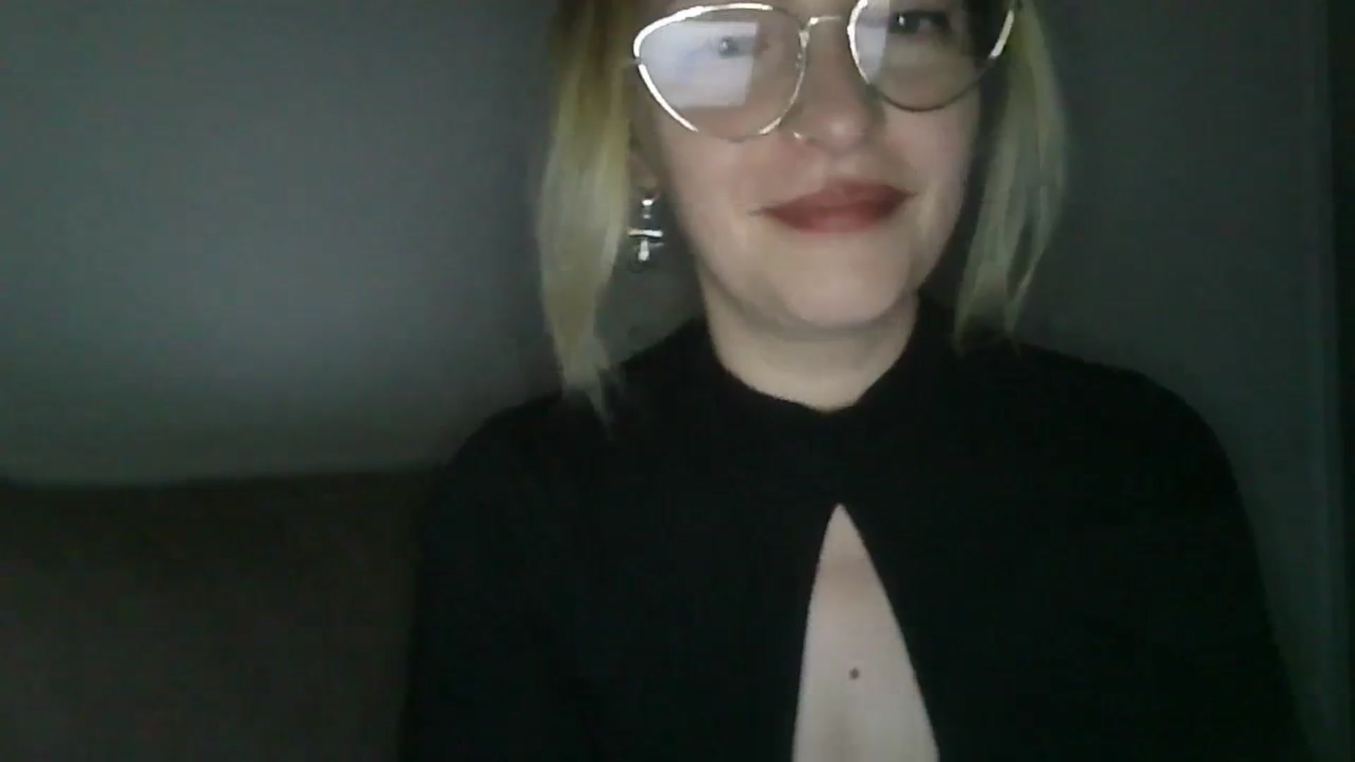 Gallery image thumbnail from Vanessa_'s myfreecams stream on, 11/28/2023, 23:59 image 17 of 20