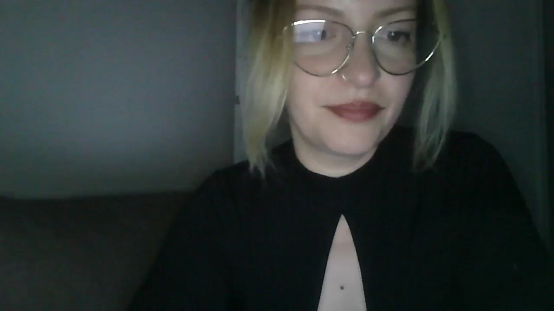 Gallery image thumbnail from Vanessa_'s myfreecams stream on, 11/28/2023, 23:59 image 19 of 20