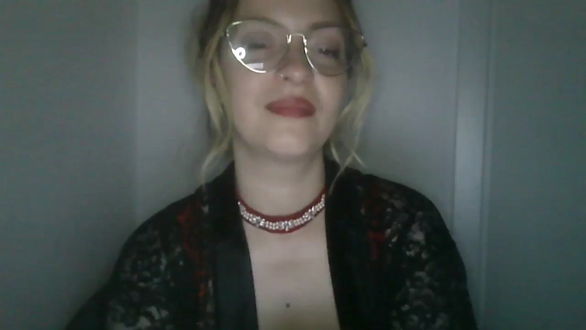 Gallery image thumbnail from Vanessa_'s myfreecams stream on, 12/27/2023, 24:37 image 6 of 20