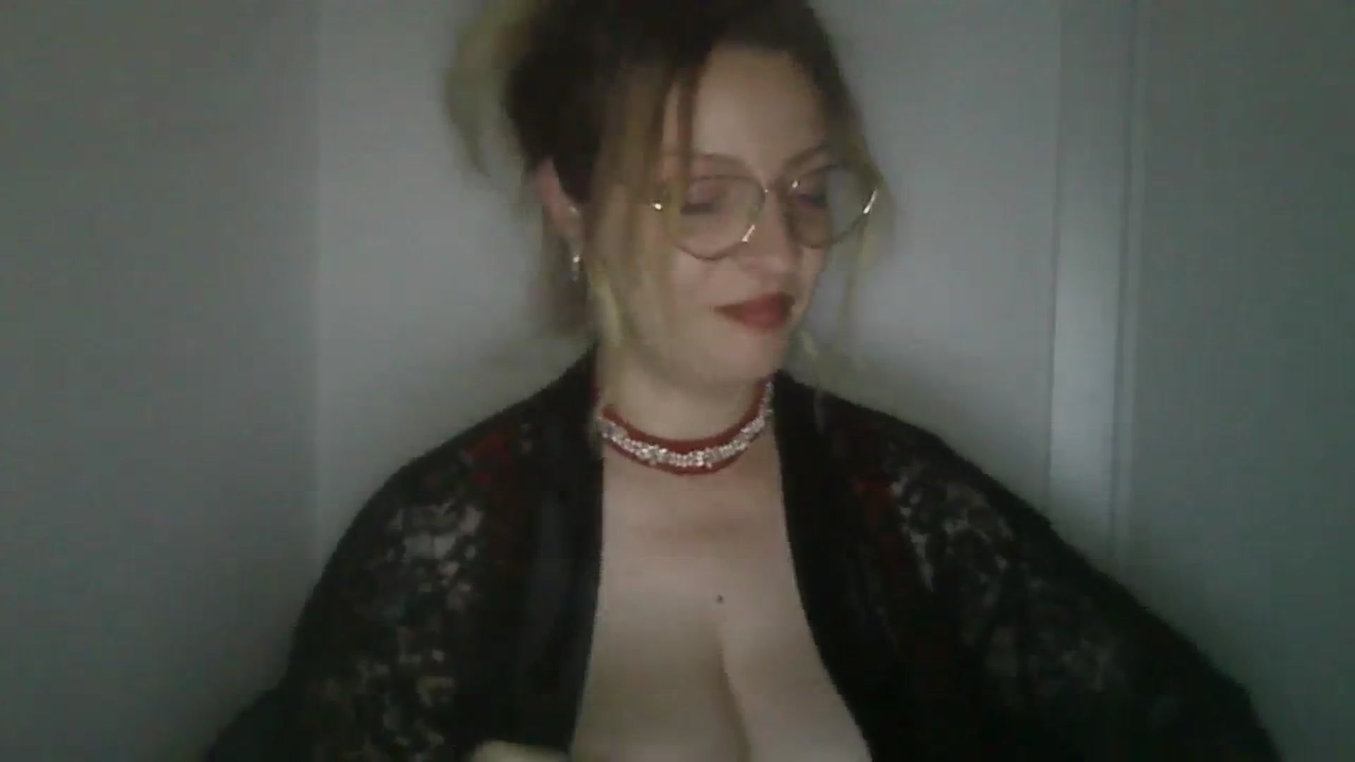 Gallery image thumbnail from Vanessa_'s myfreecams stream on, 12/27/2023, 24:37 image 3 of 20