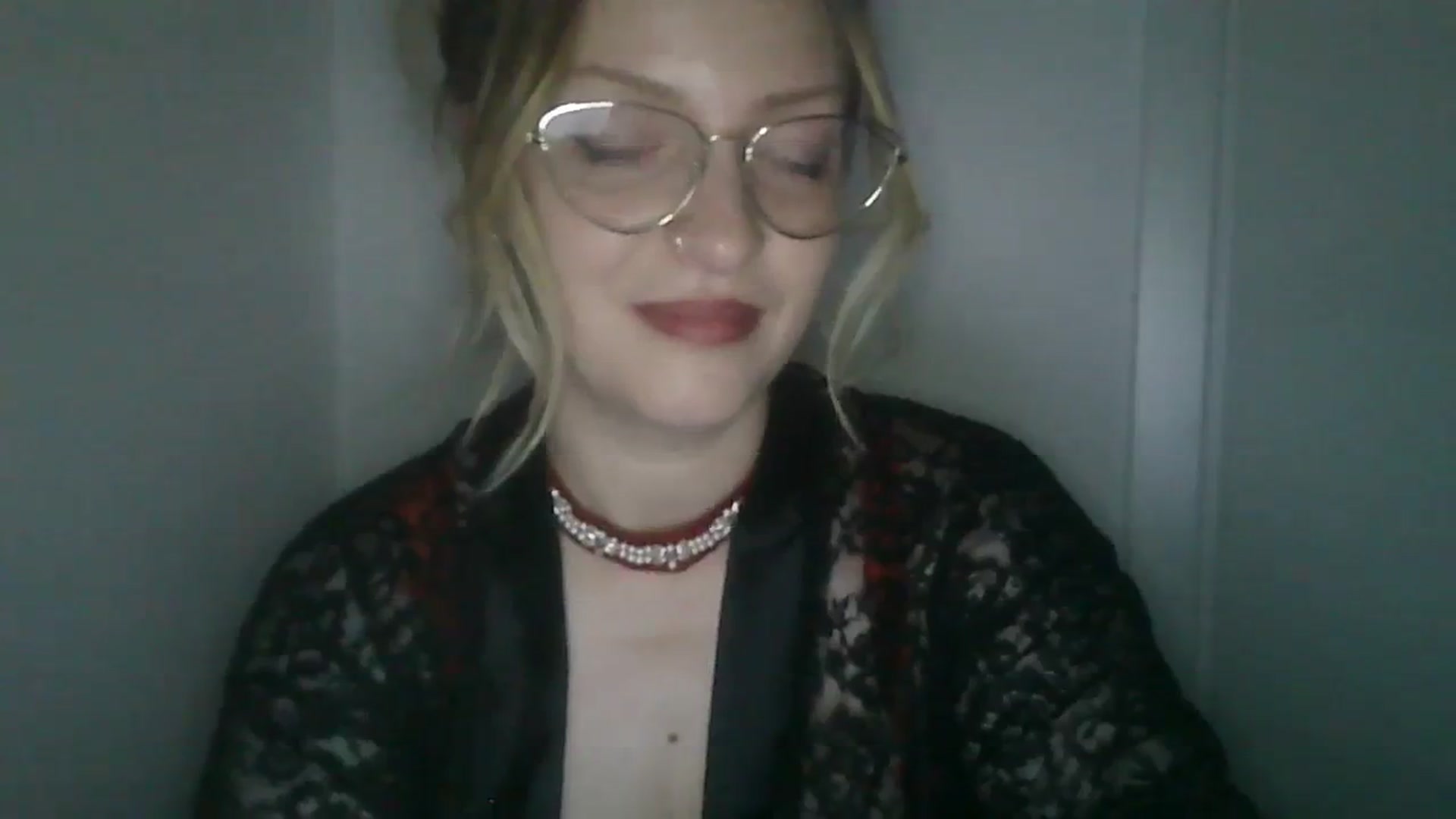 Gallery image thumbnail from Vanessa_'s myfreecams stream on, 12/27/2023, 24:37 image 15 of 20