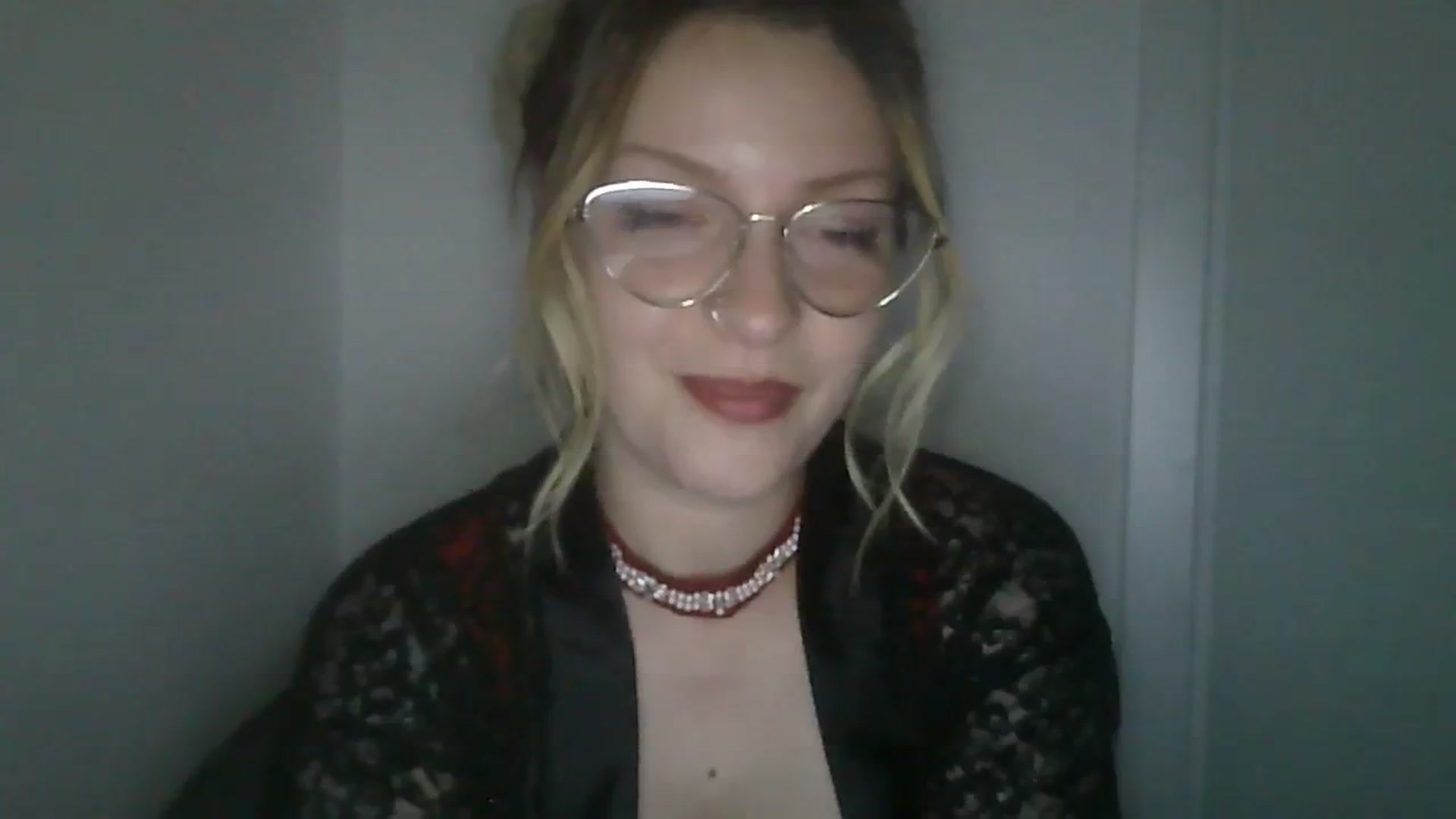 Gallery image thumbnail from Vanessa_'s myfreecams stream on, 12/27/2023, 24:37 image 8 of 20