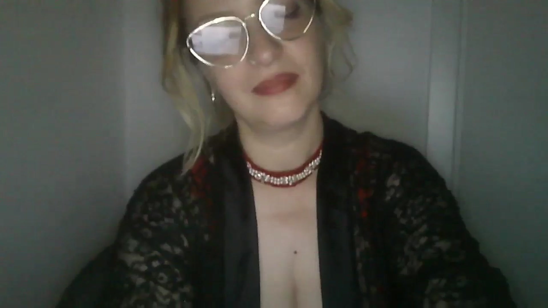 Gallery image thumbnail from Vanessa_'s myfreecams stream on, 12/27/2023, 24:37 image 11 of 20