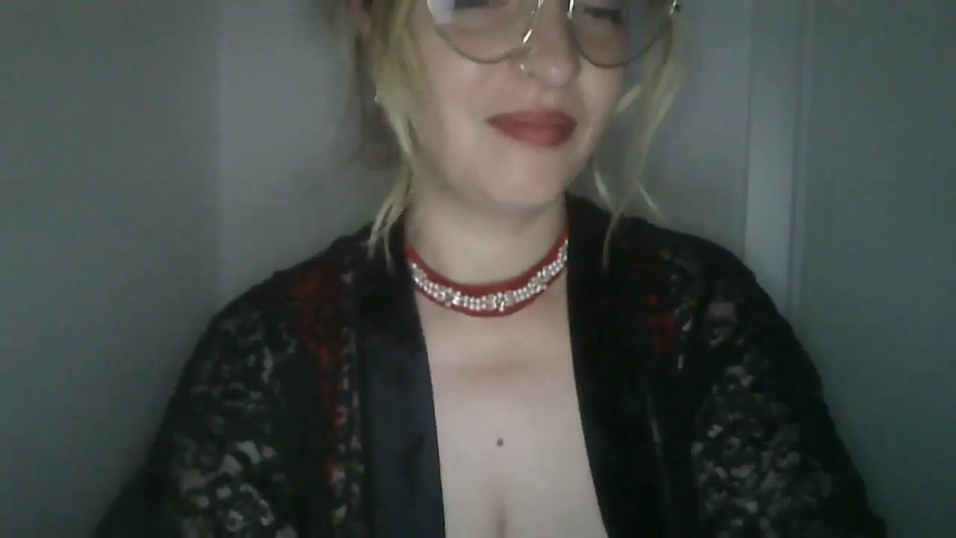 Gallery image thumbnail from Vanessa_'s myfreecams stream on, 12/27/2023, 24:37 image 7 of 20