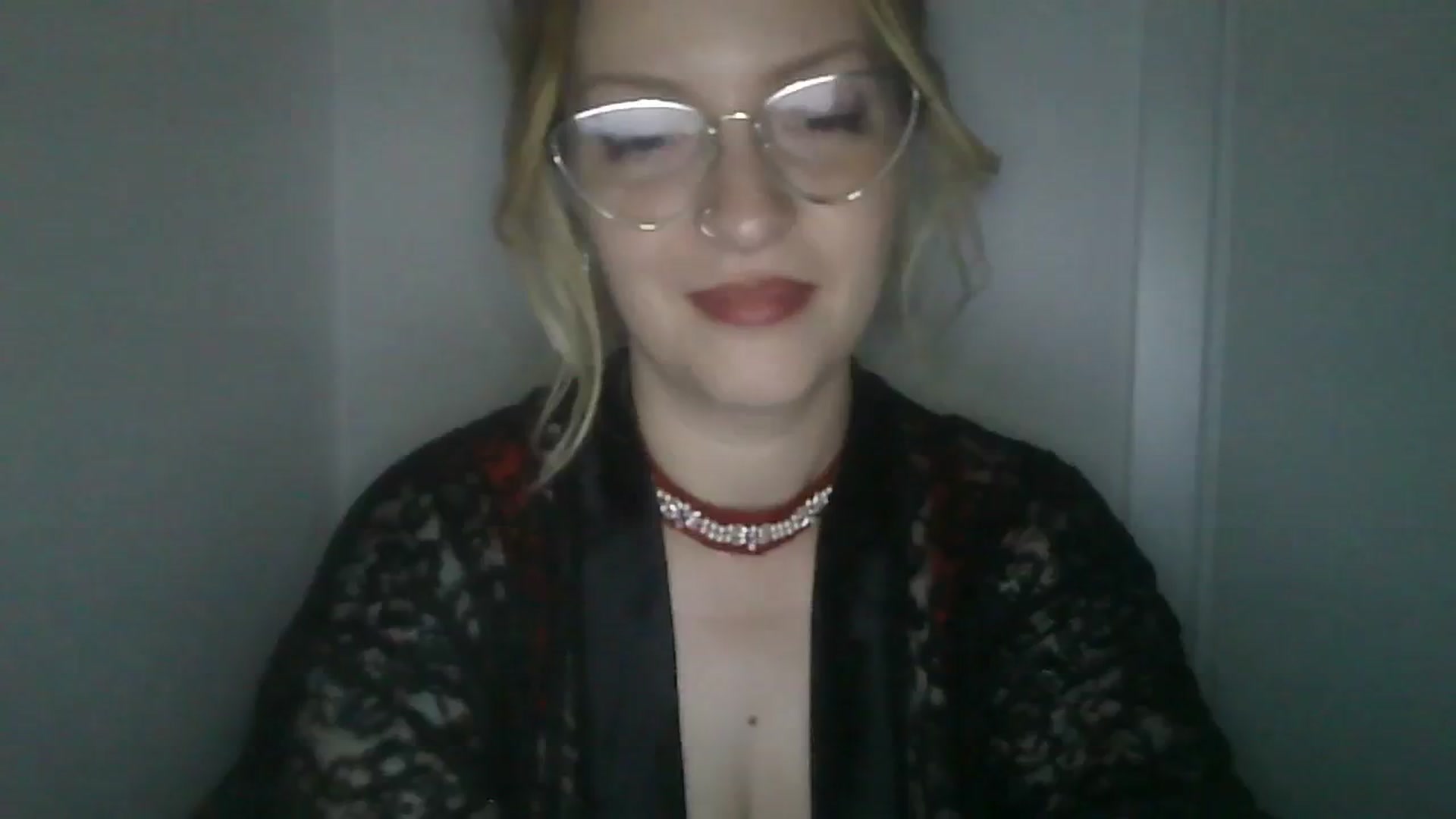 Gallery image thumbnail from Vanessa_'s myfreecams stream on, 12/27/2023, 24:37 image 14 of 20