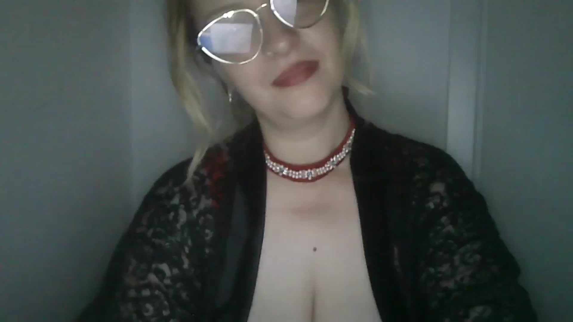 Gallery image thumbnail from Vanessa_'s myfreecams stream on, 12/27/2023, 24:37 image 1 of 20