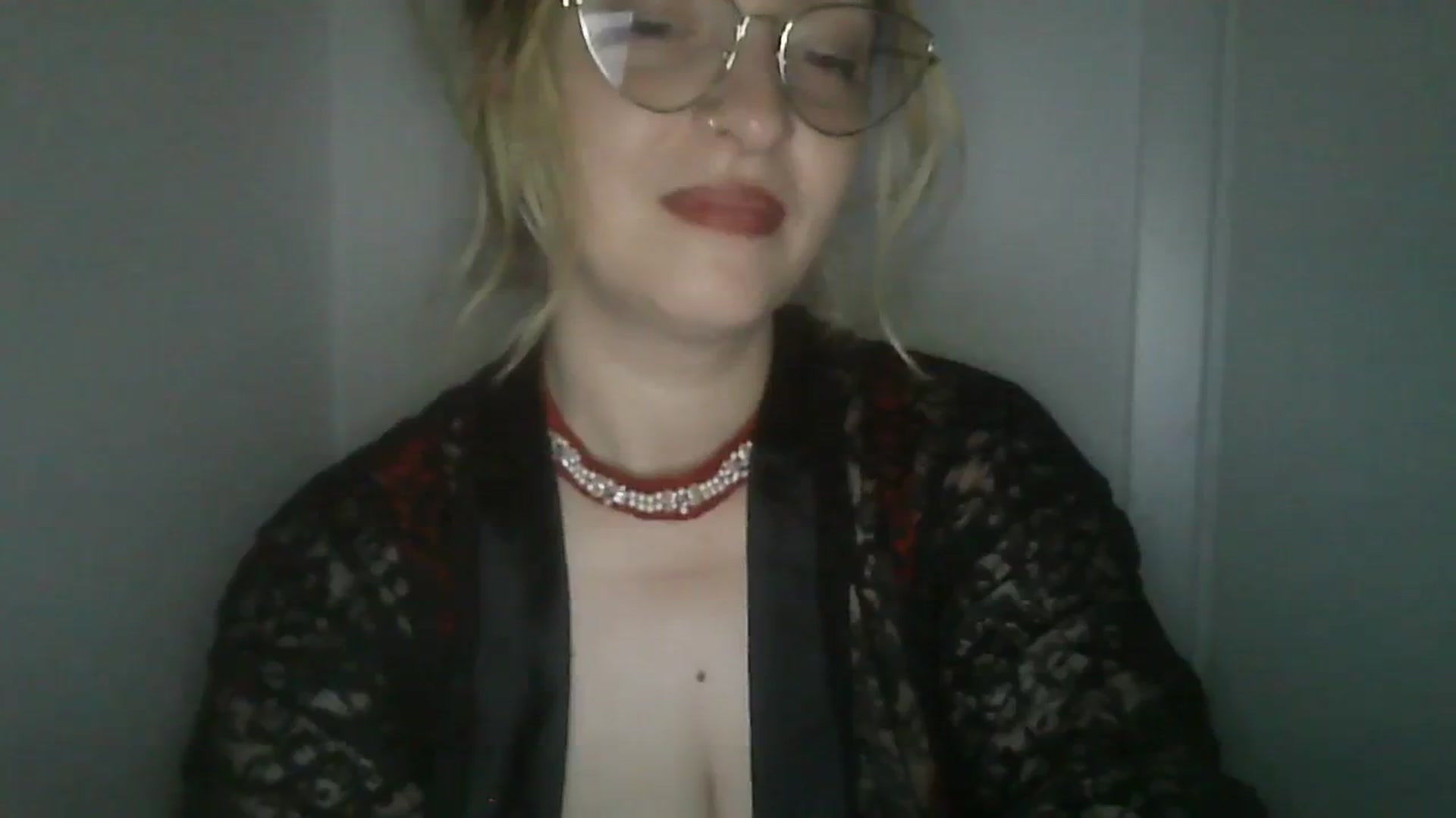 Gallery image thumbnail from Vanessa_'s myfreecams stream on, 12/27/2023, 24:37 image 19 of 20