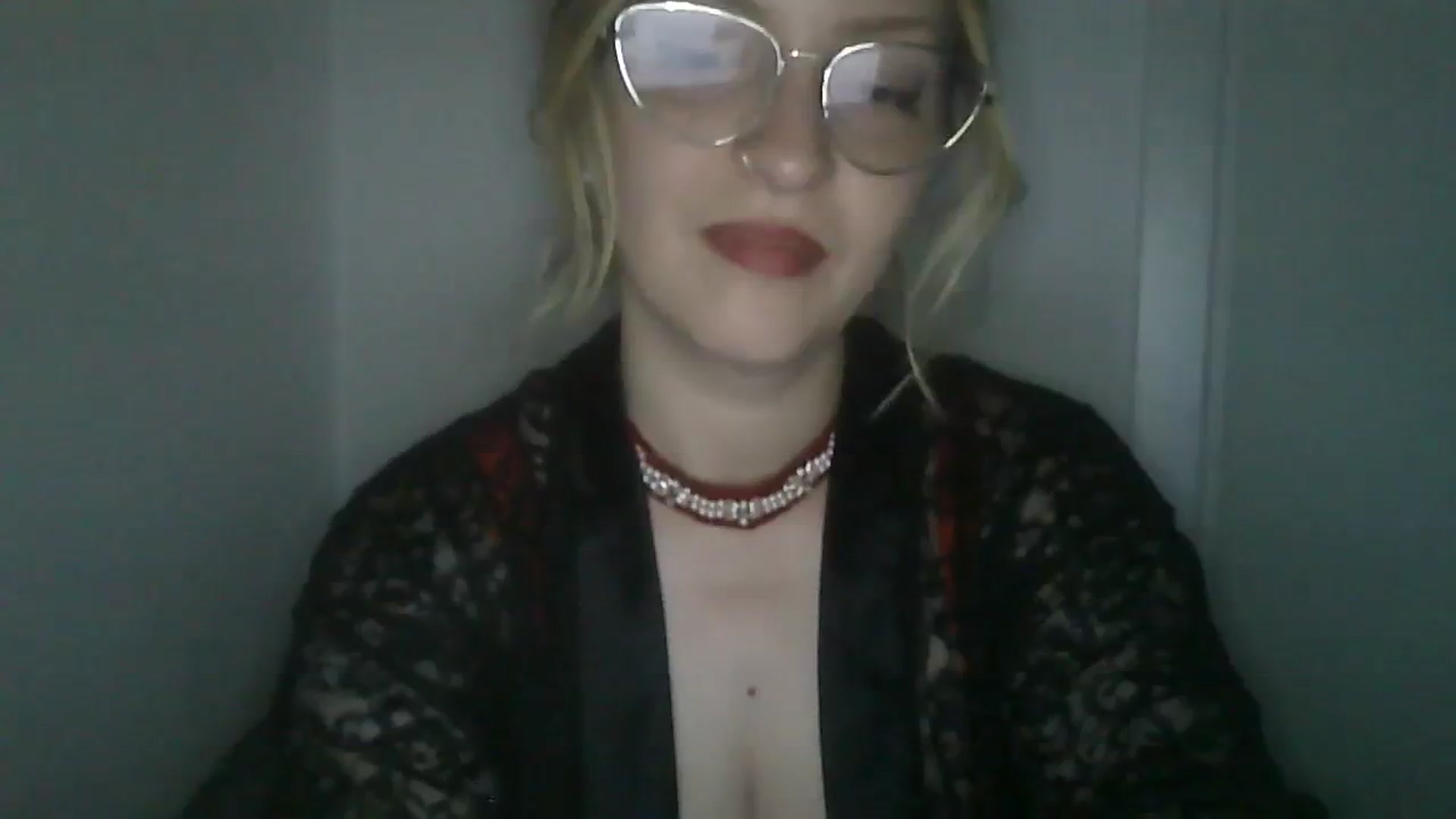 Gallery image thumbnail from Vanessa_'s myfreecams stream on, 12/27/2023, 24:37 image 17 of 20