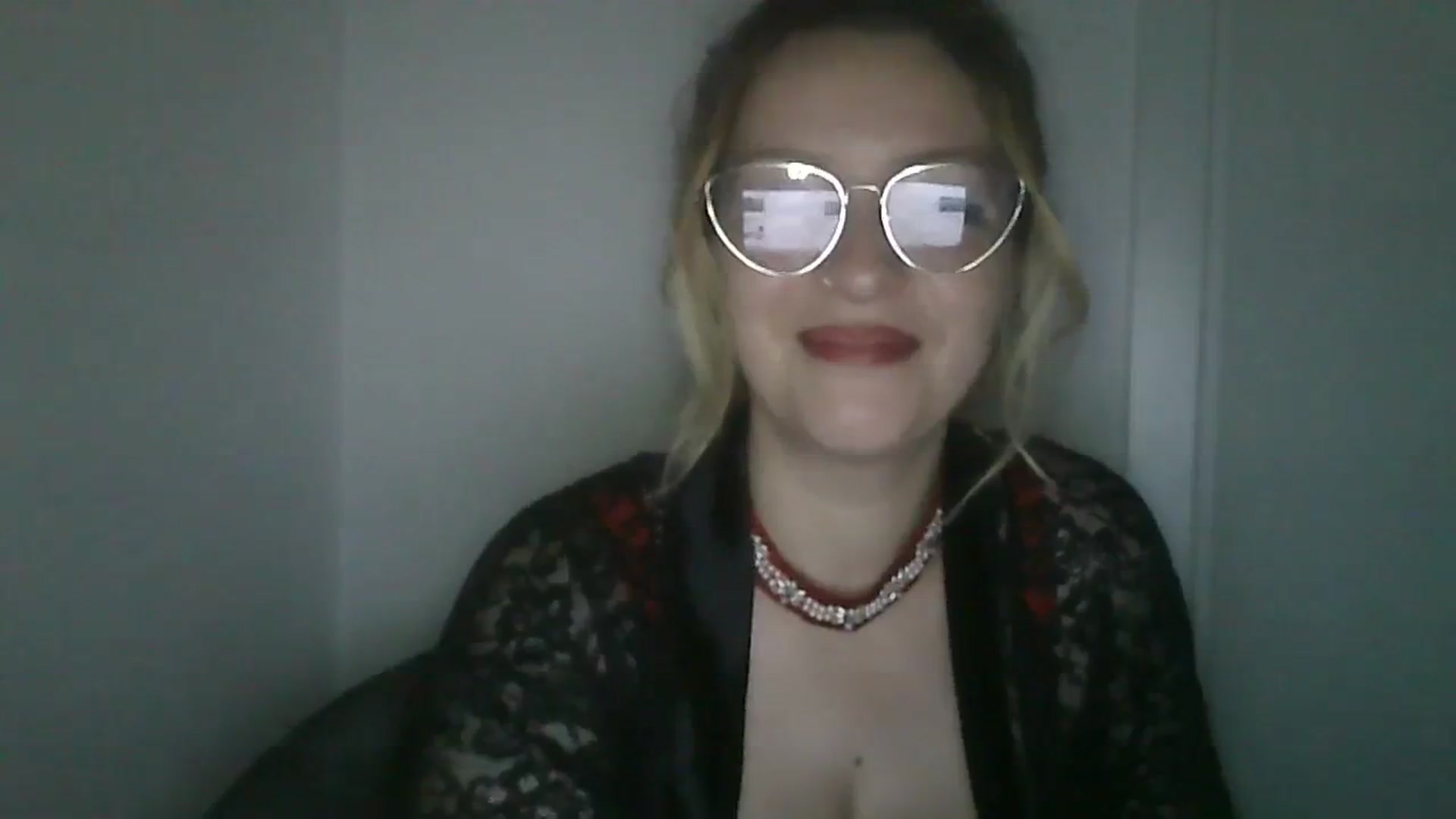 Gallery image thumbnail from Vanessa_'s myfreecams stream on, 12/27/2023, 01:10 image 2 of 20