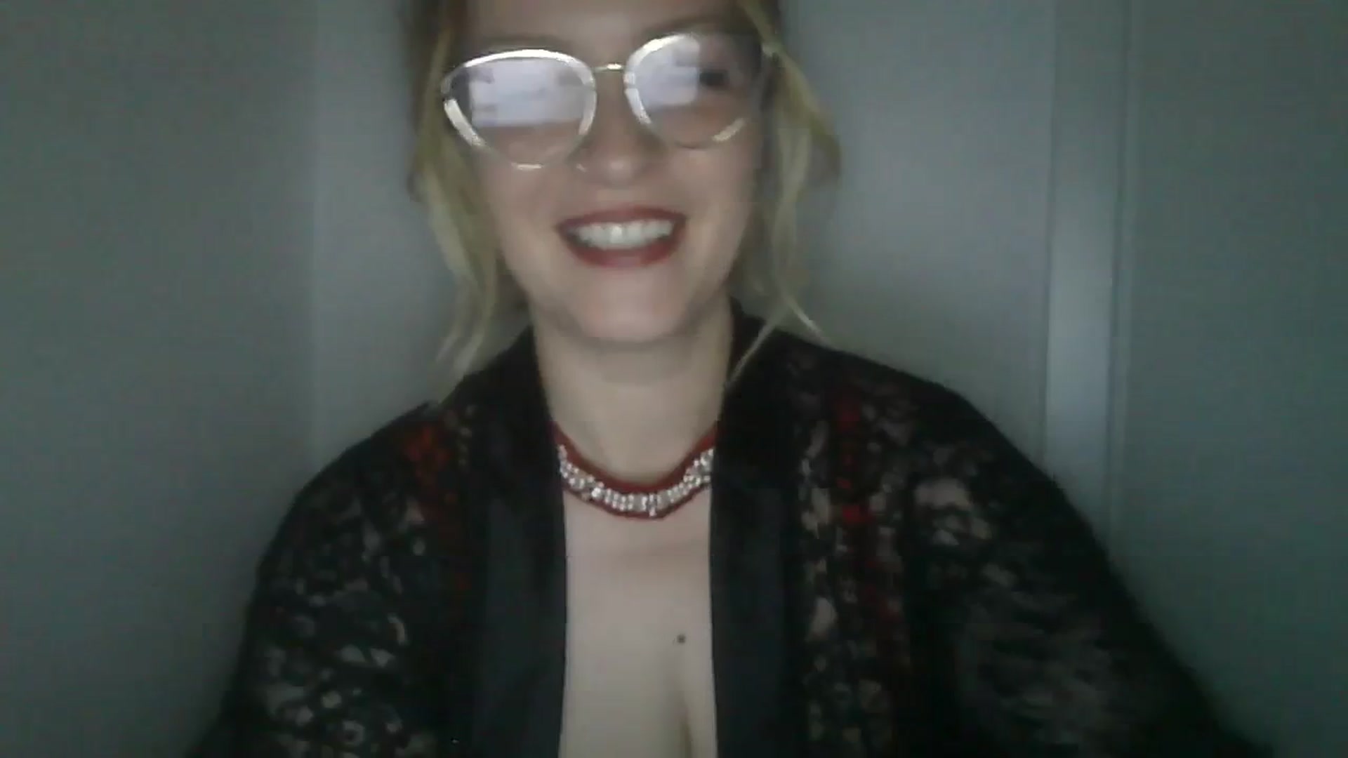 Gallery image thumbnail from Vanessa_'s myfreecams stream on, 12/27/2023, 01:10 image 7 of 20